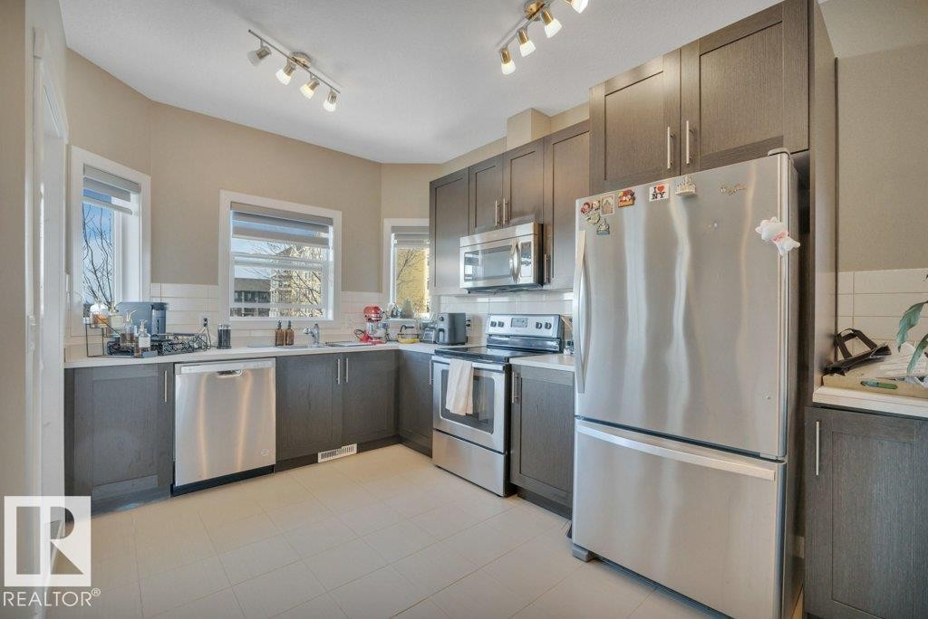 5 150 Everitt Dr, St. Albert, AB - Indoor Photo Showing Kitchen