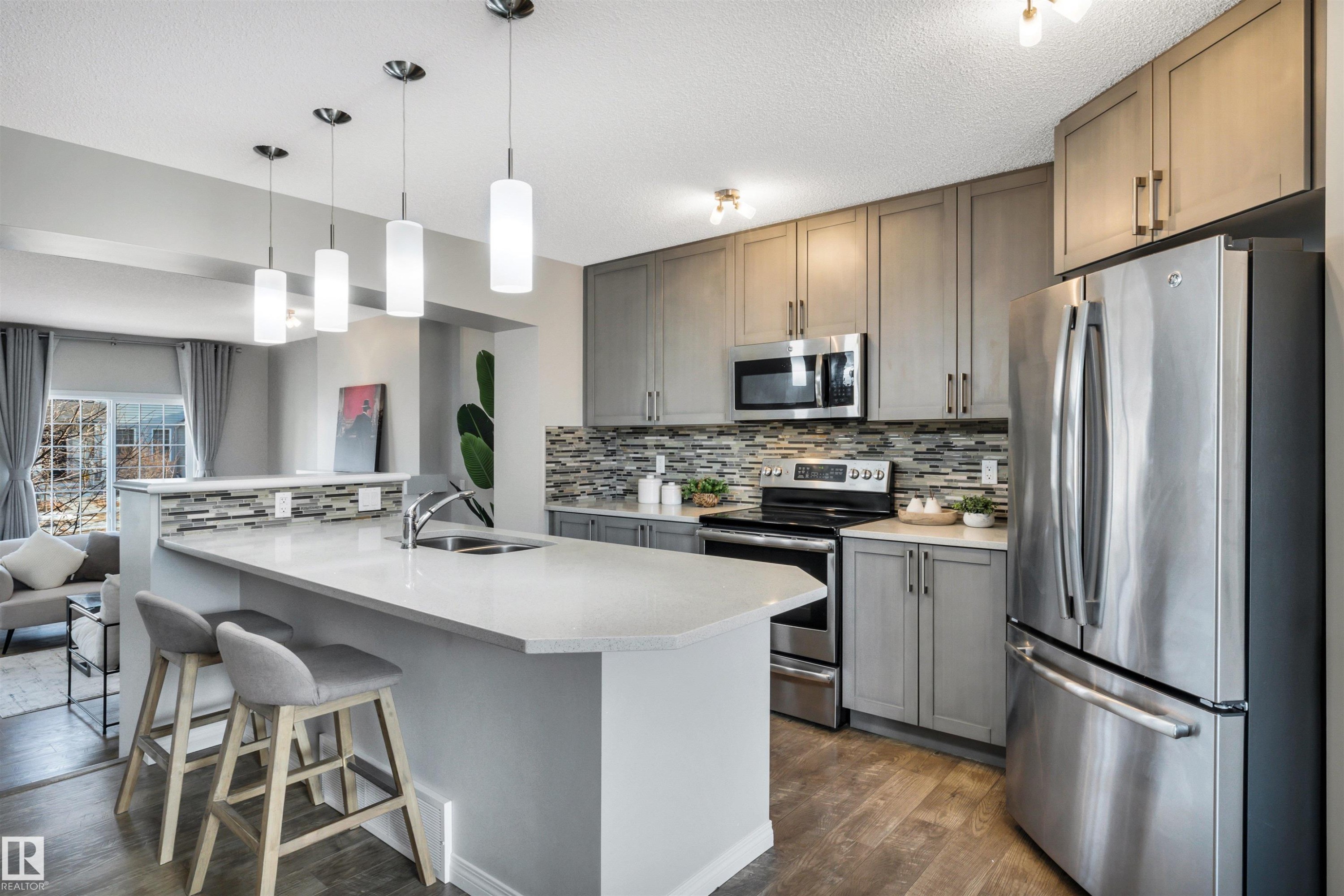 1271 Chappelle Boulevard, Edmonton, AB - Indoor Photo Showing Kitchen With Stainless Steel Kitchen With Double Sink With Upgraded Kitchen