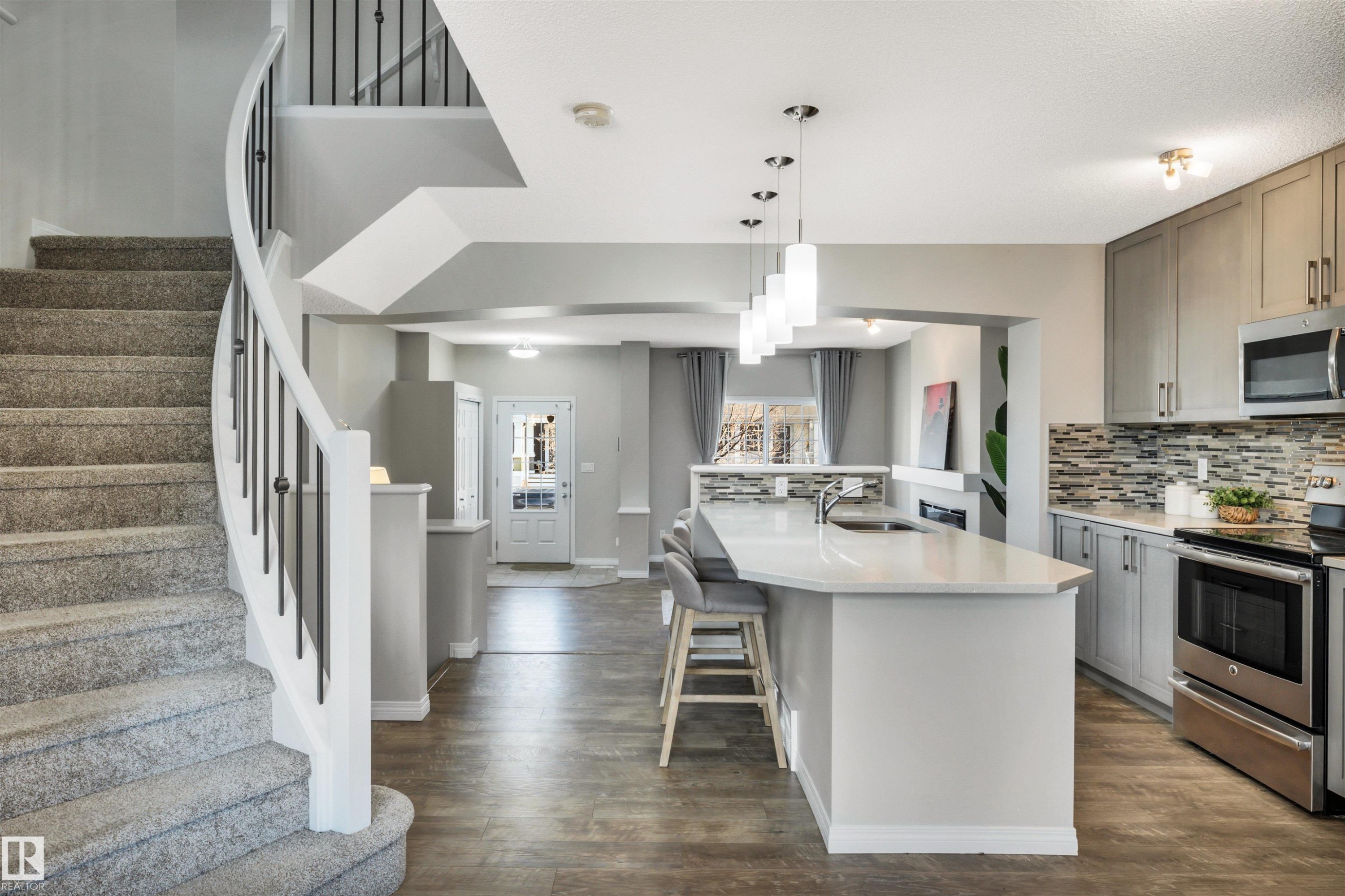 1271 Chappelle Boulevard, Edmonton, AB - Indoor Photo Showing Kitchen With Stainless Steel Kitchen With Upgraded Kitchen