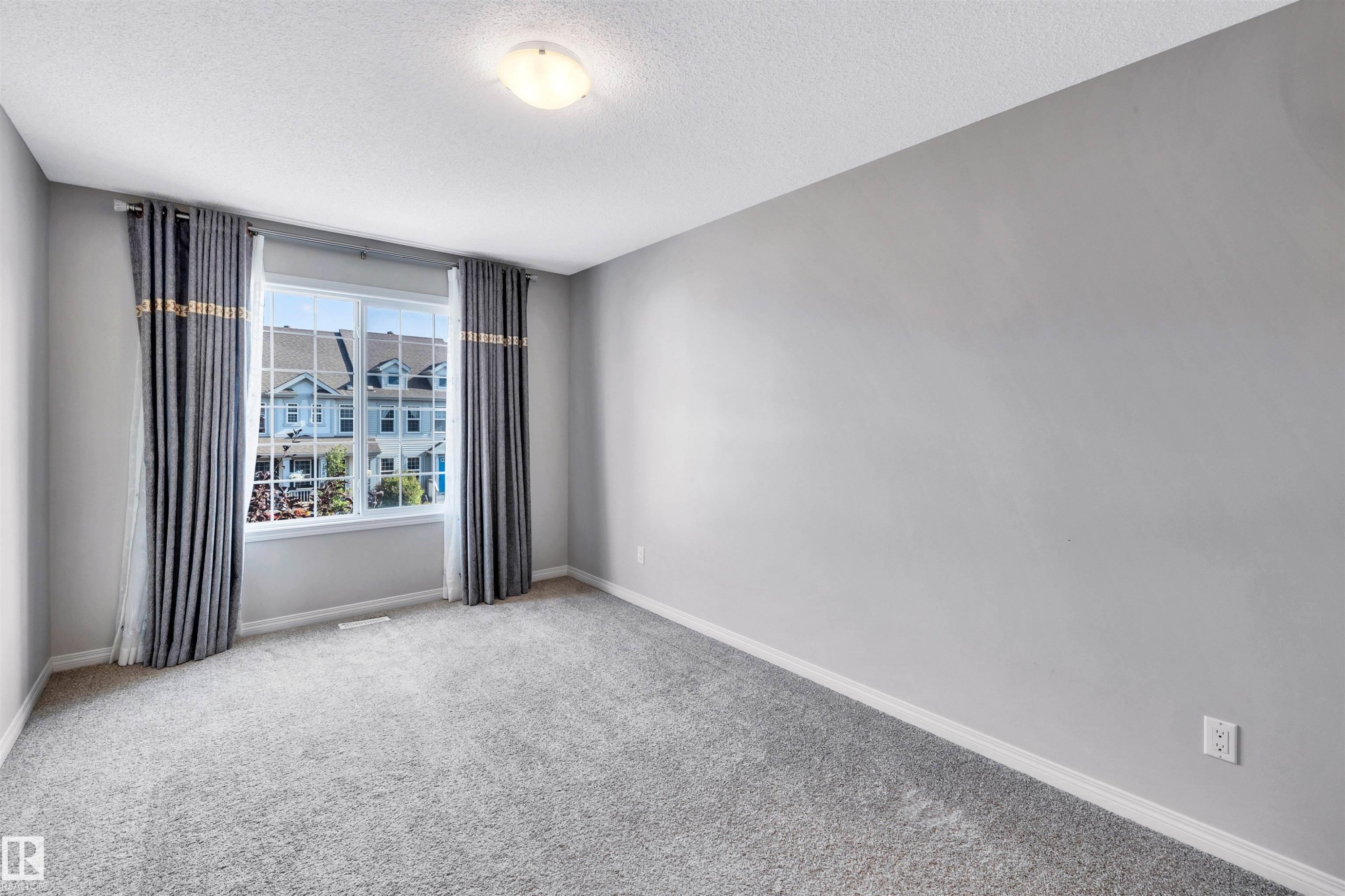 1271 Chappelle Boulevard, Edmonton, AB - Indoor Photo Showing Other Room