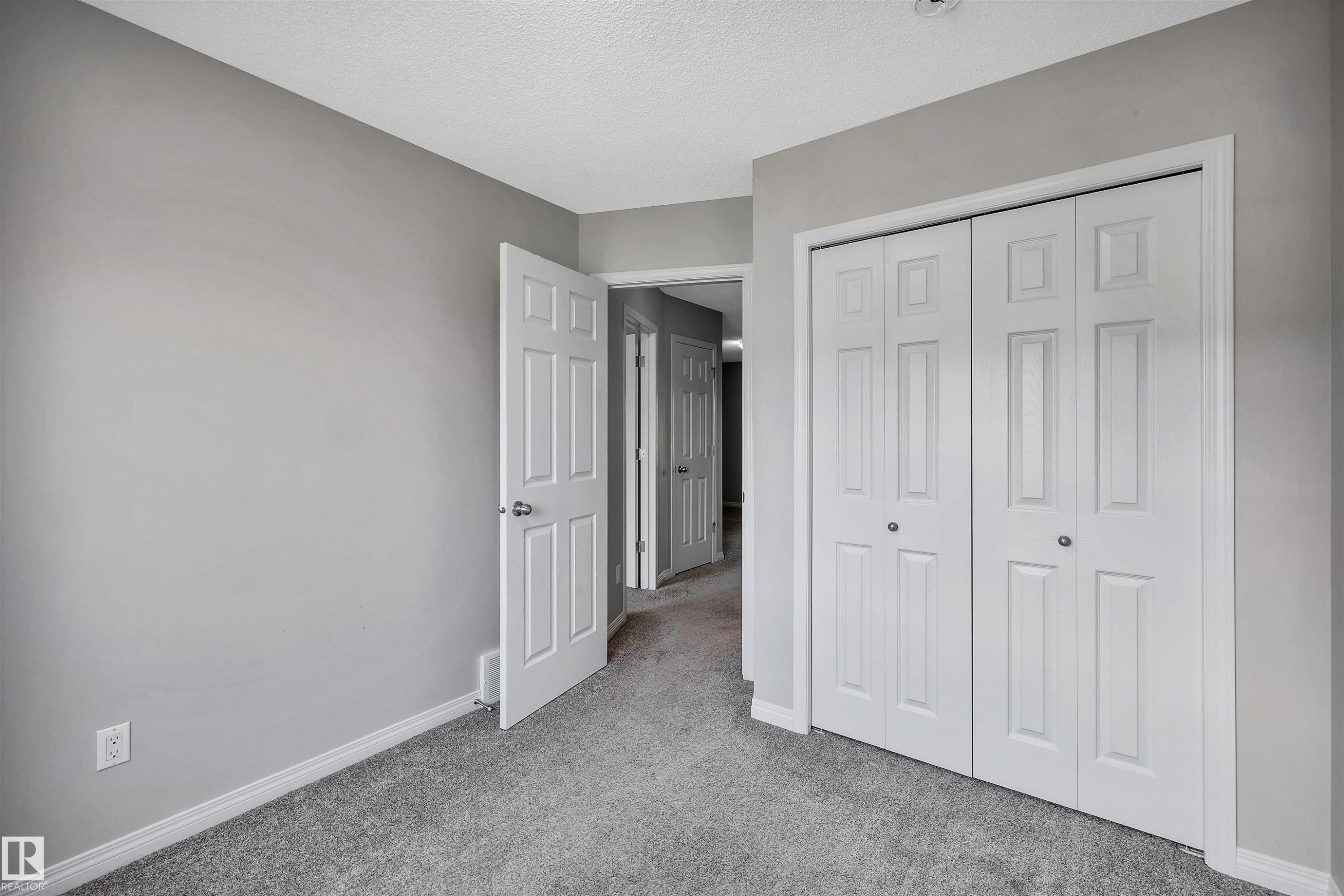 1271 Chappelle Boulevard, Edmonton, AB - Indoor