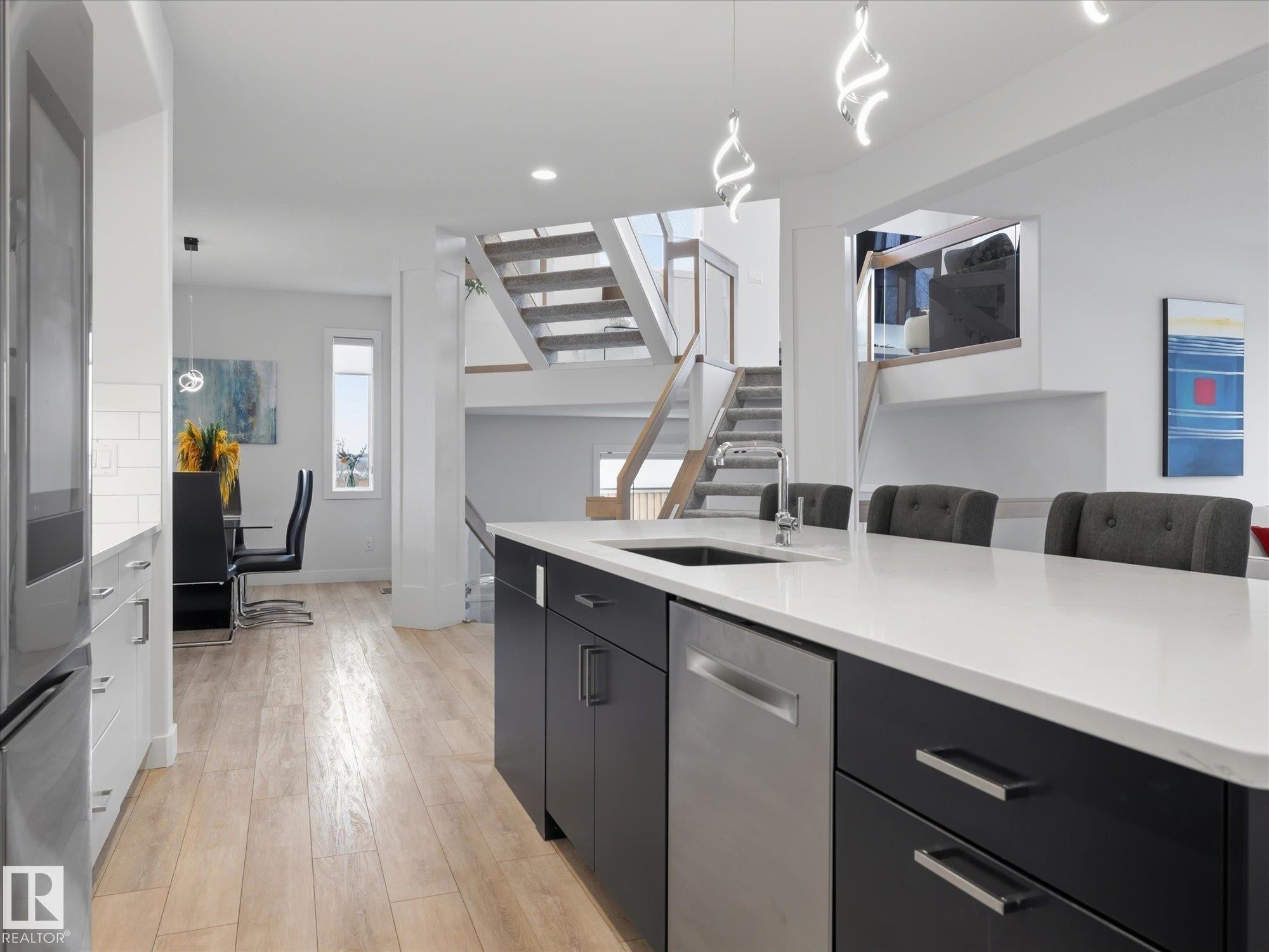 1562 Howes Place, Edmonton, AB - Indoor Photo Showing Kitchen With Upgraded Kitchen