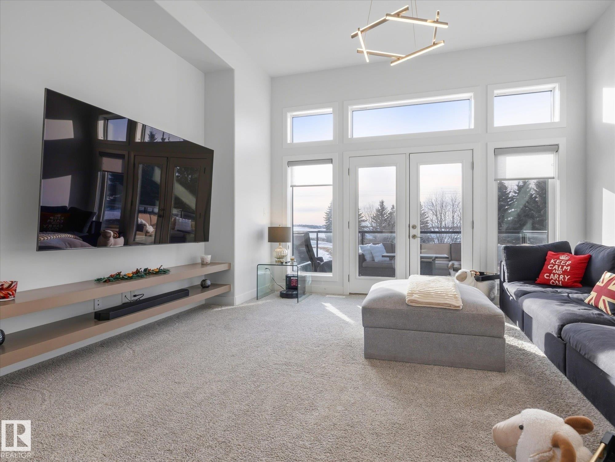 1562 Howes Place, Edmonton, AB - Indoor Photo Showing Living Room