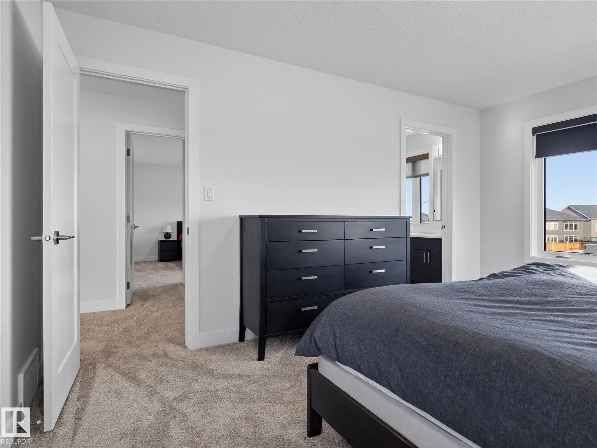 1562 Howes Place, Edmonton, AB - Indoor Photo Showing Bedroom
