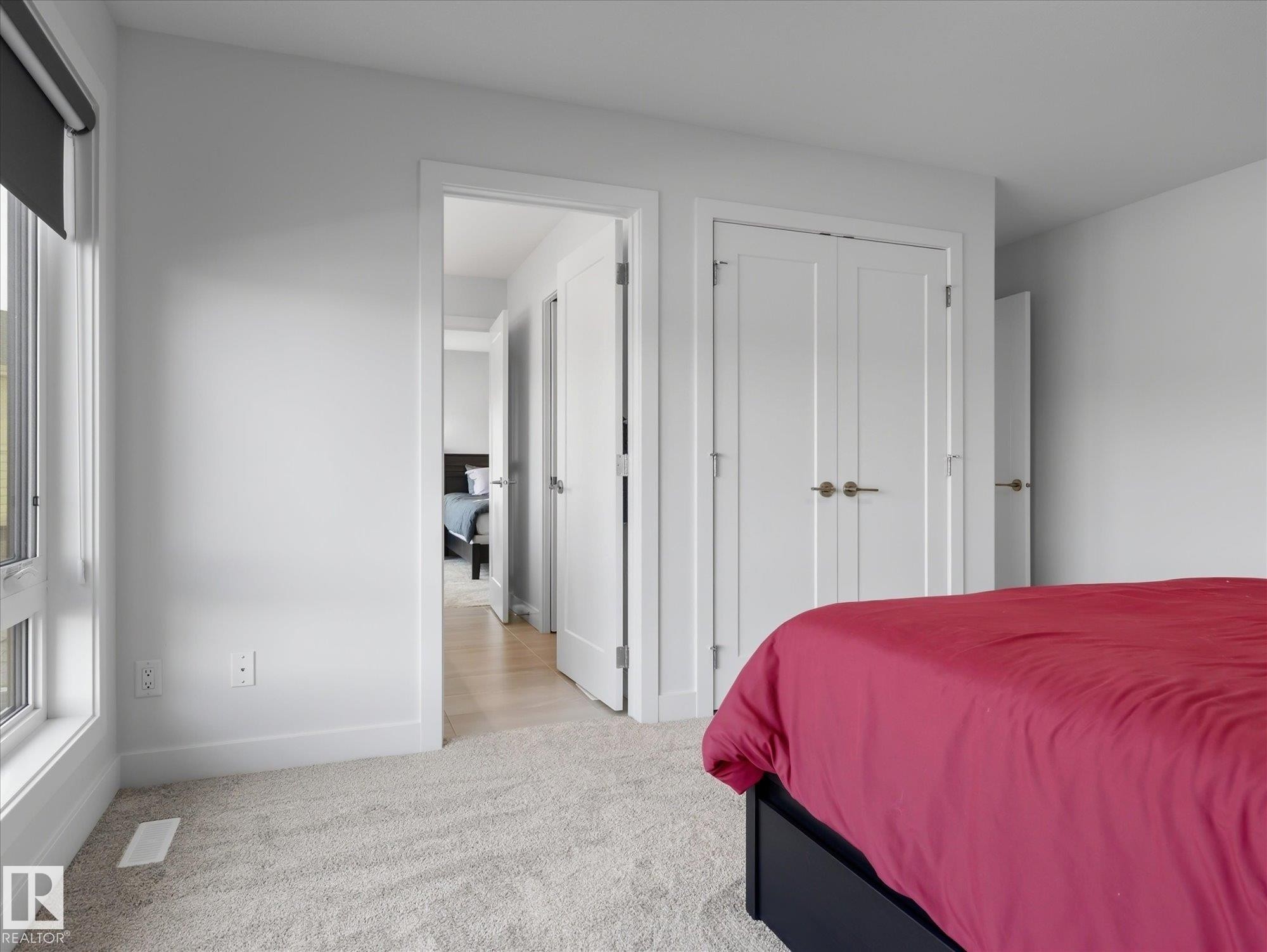 1562 Howes Place, Edmonton, AB - Indoor Photo Showing Bedroom
