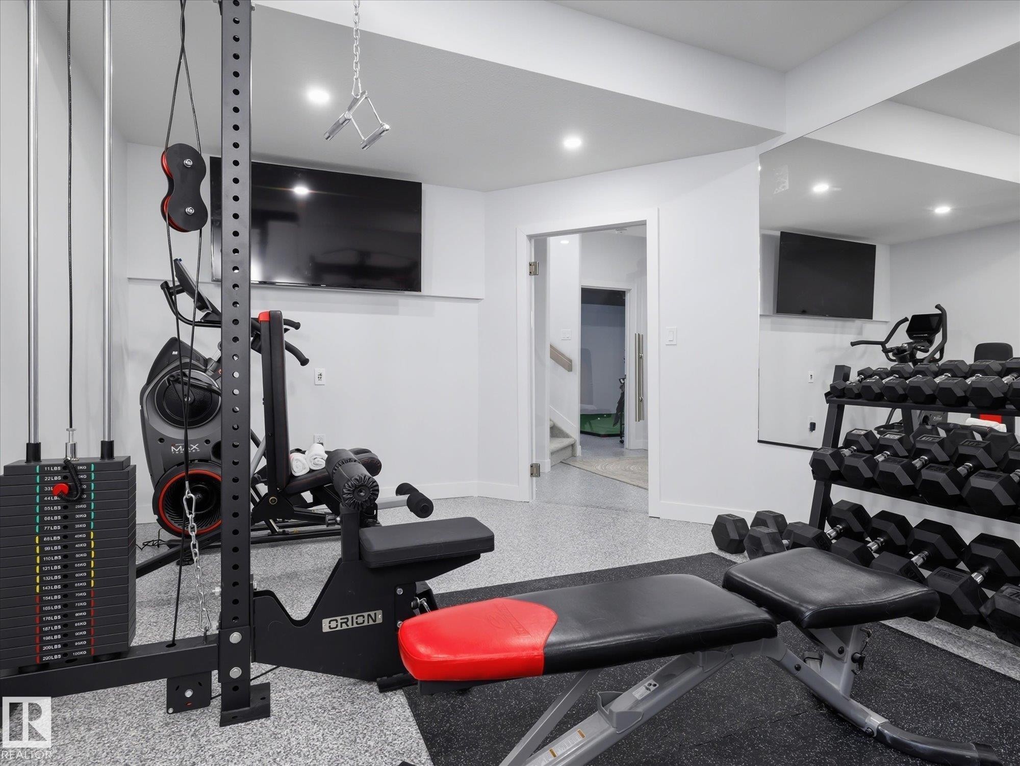 1562 Howes Place, Edmonton, AB - Indoor Photo Showing Gym Room