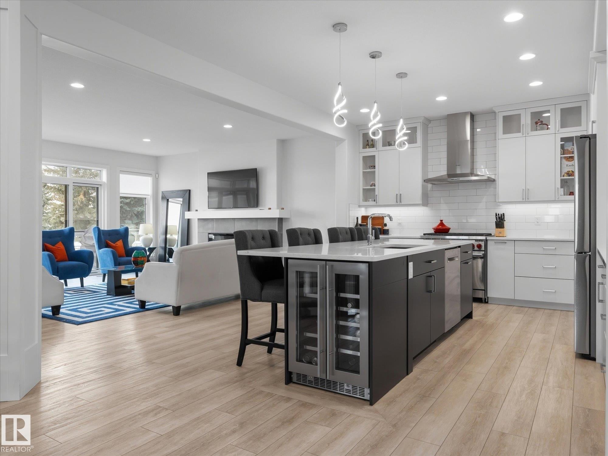 1562 Howes Place, Edmonton, AB - Indoor Photo Showing Kitchen With Upgraded Kitchen