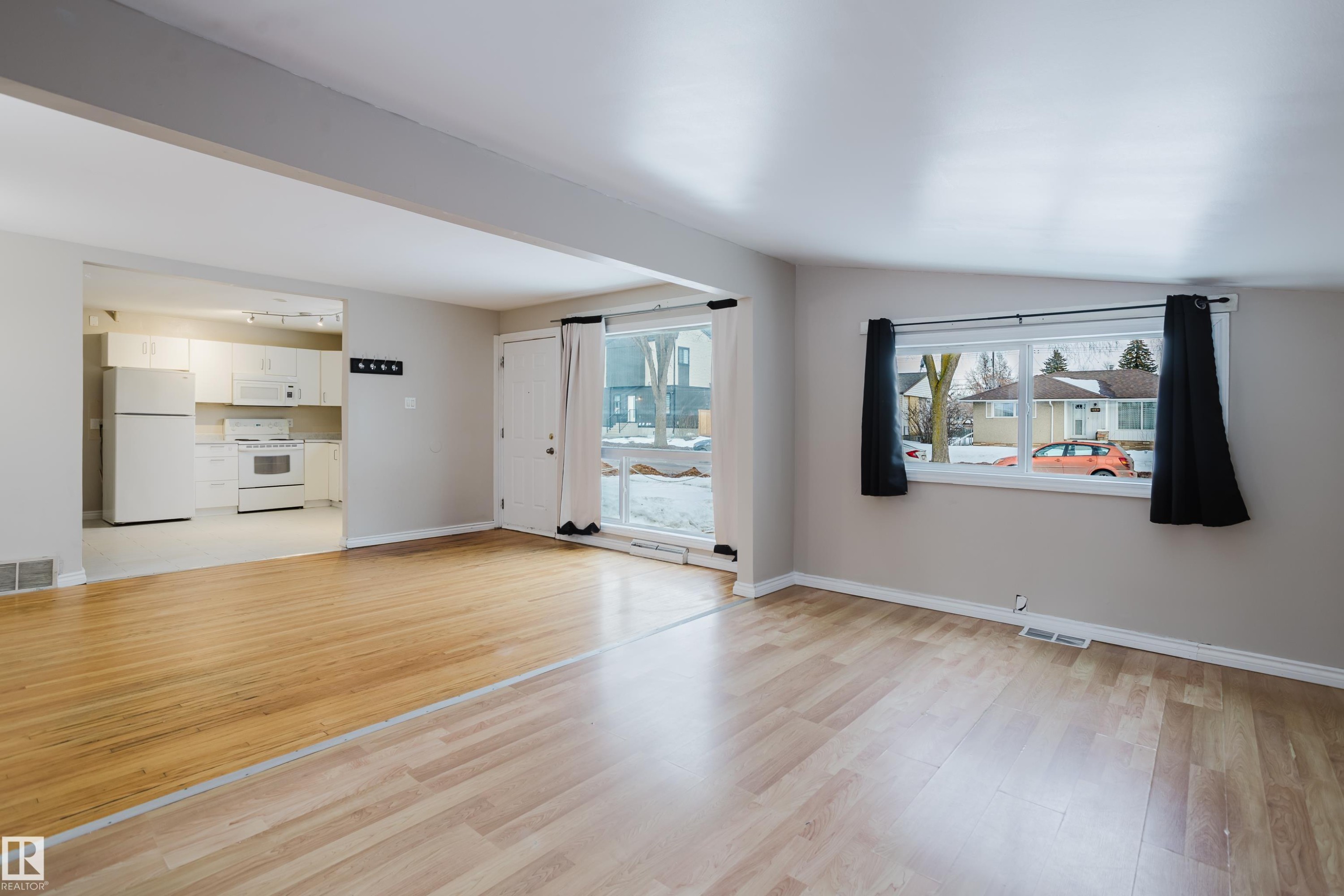 12844 103 Street, Edmonton, AB - Indoor Photo Showing Other Room