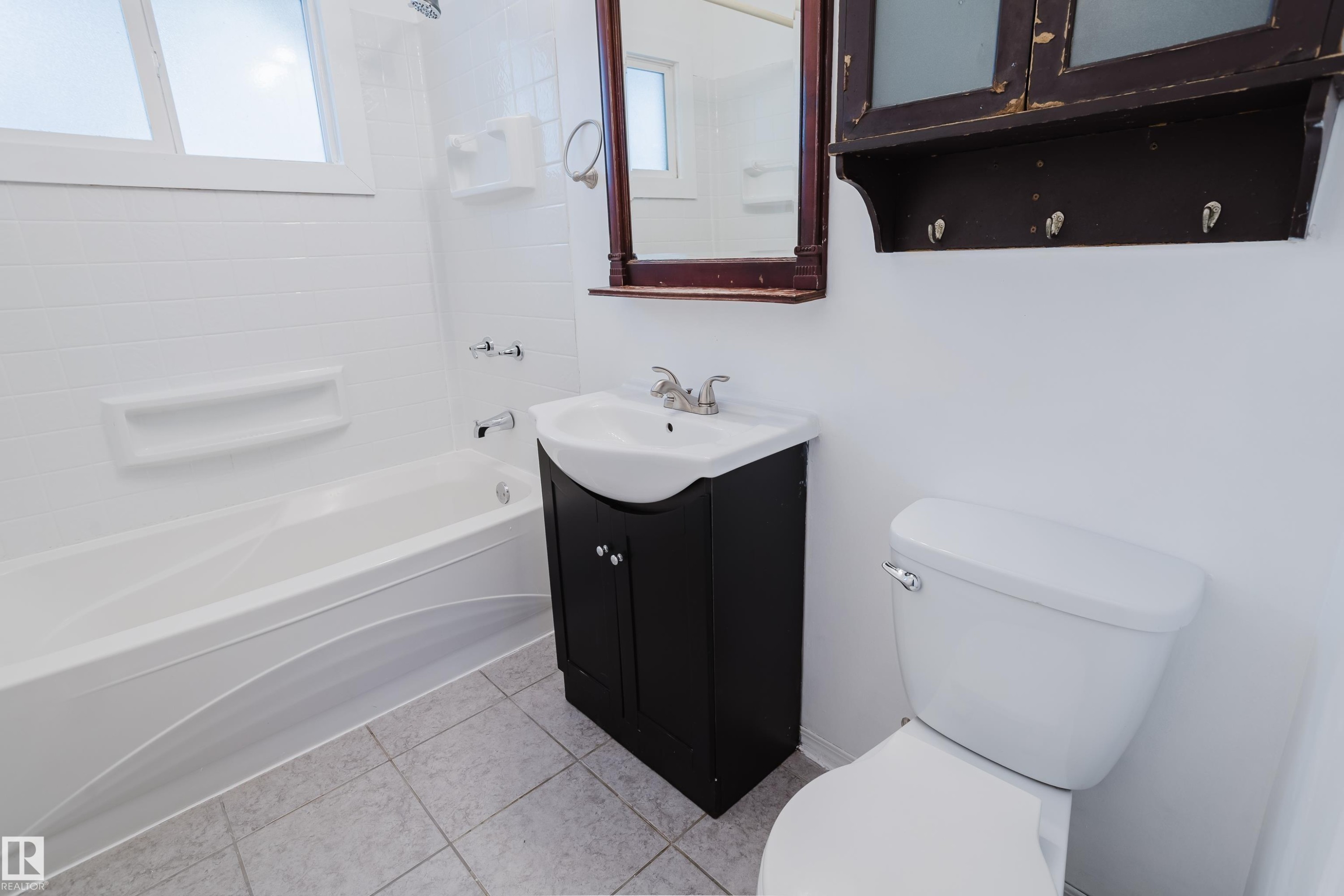 12844 103 Street, Edmonton, AB - Indoor Photo Showing Bathroom