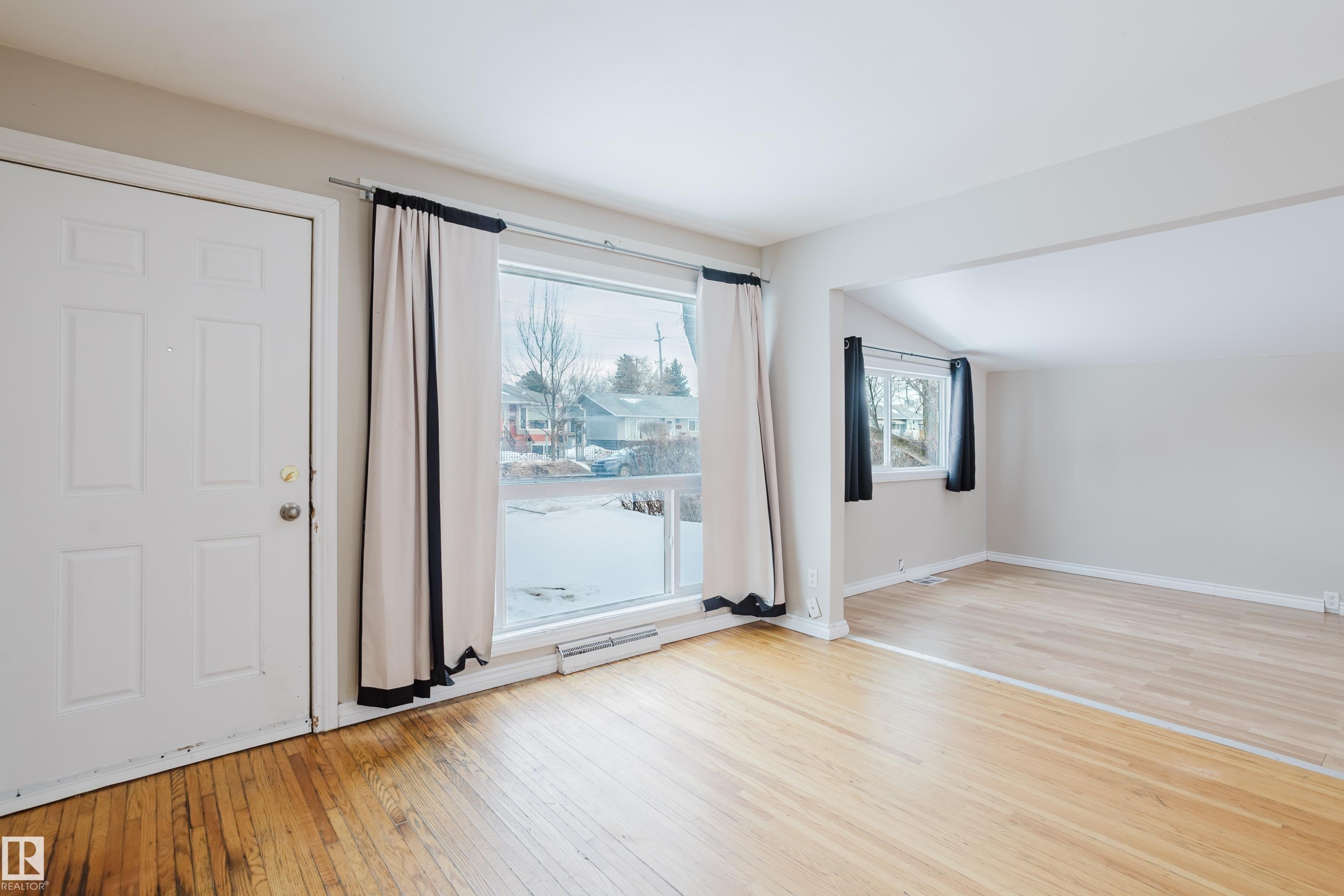 12844 103 Street, Edmonton, AB - Indoor Photo Showing Other Room