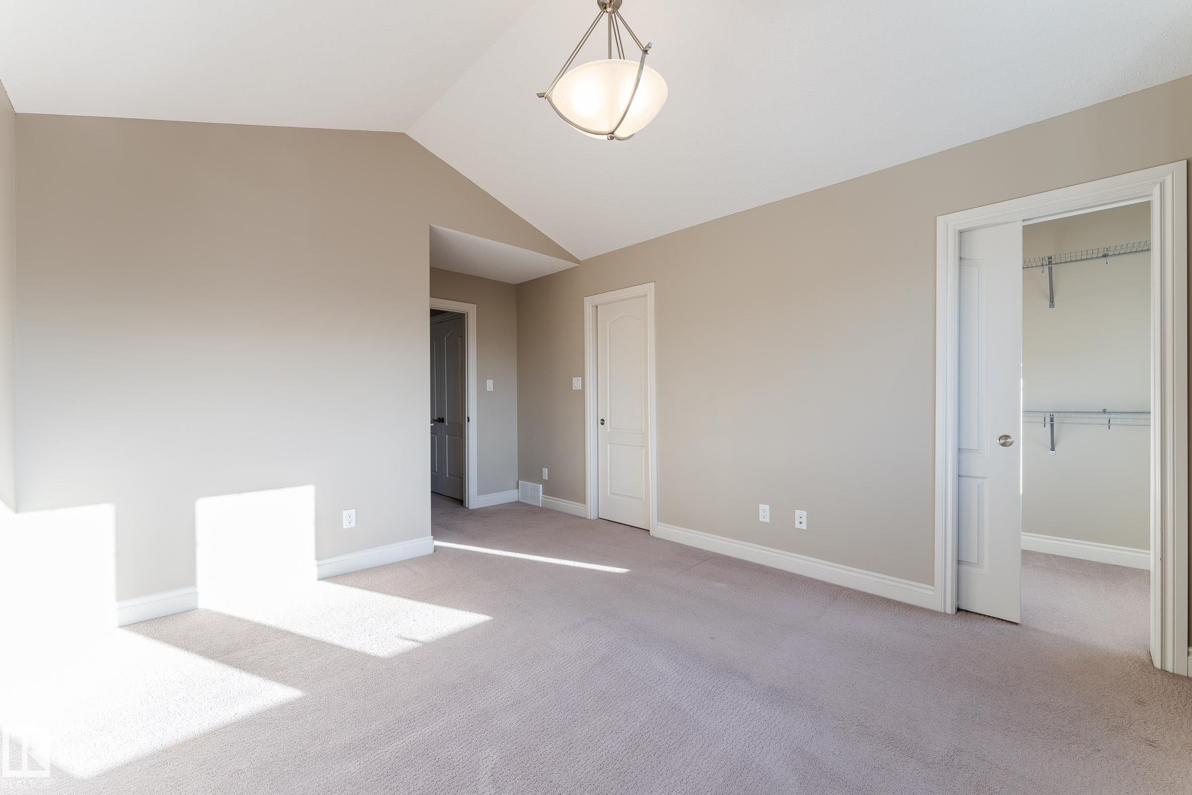 17614 8 Avenue, Edmonton, AB - Indoor Photo Showing Other Room
