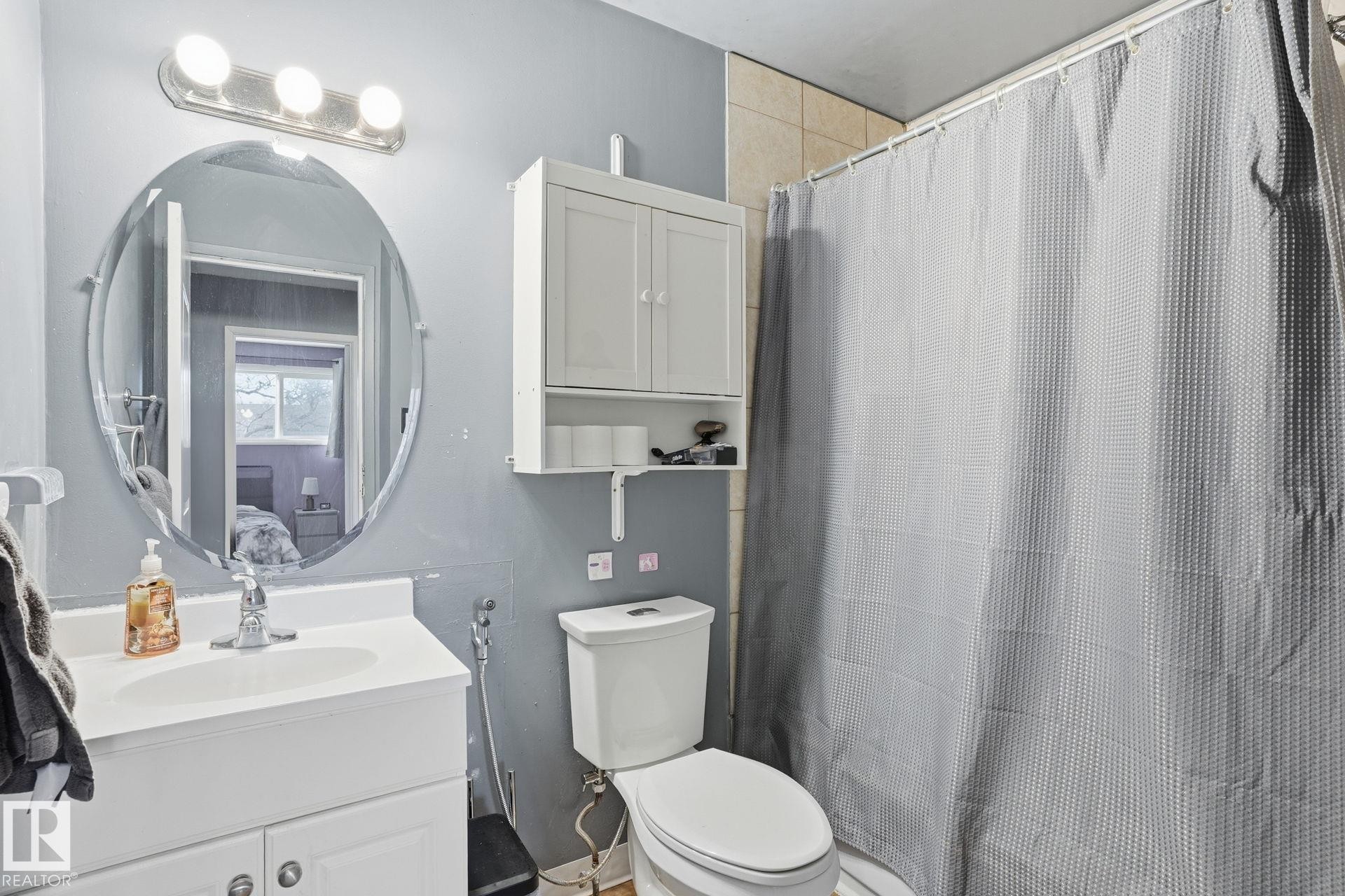 160 Habitat Crescent, Edmonton, AB - Indoor Photo Showing Bathroom