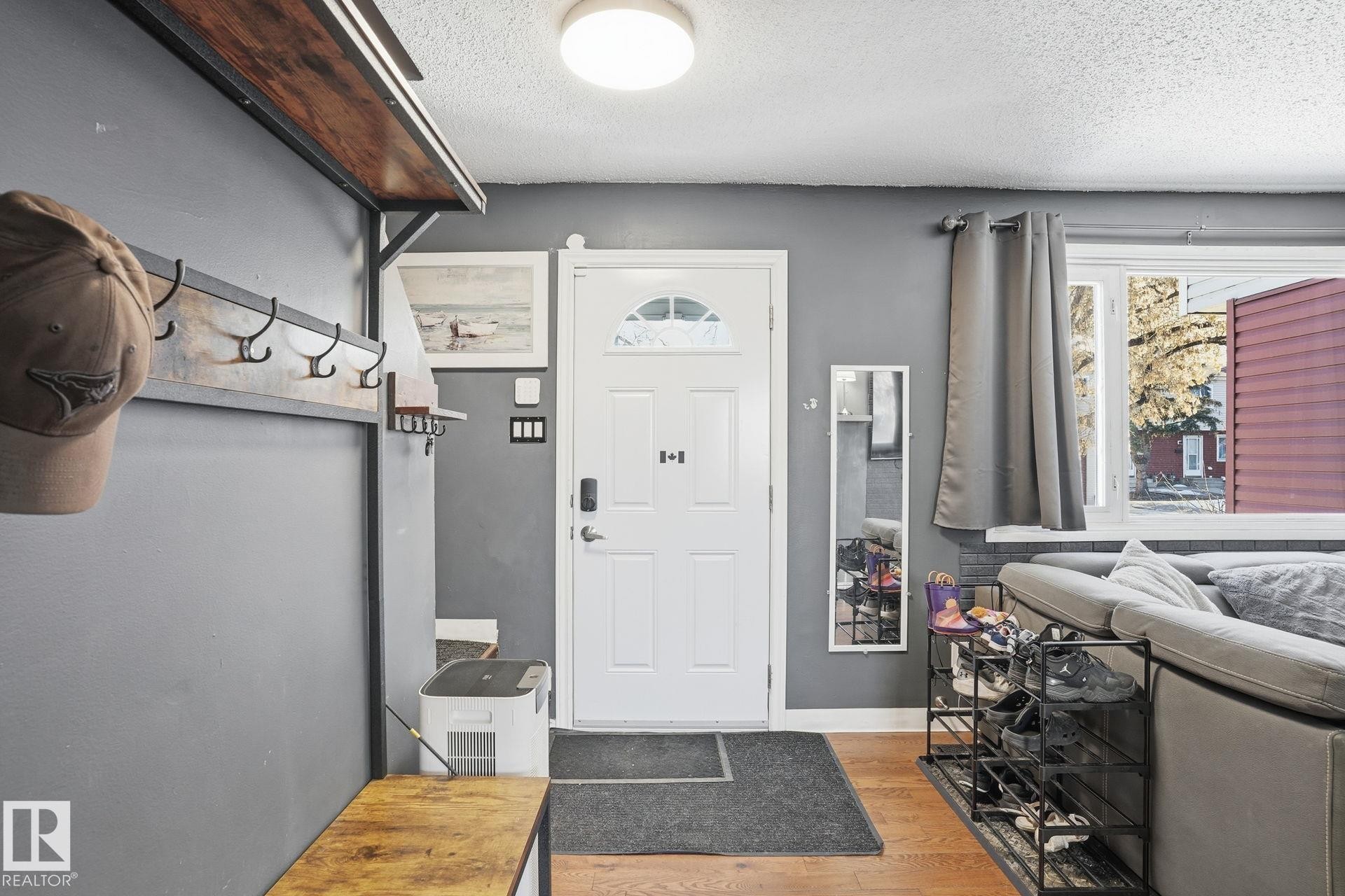 160 Habitat Crescent, Edmonton, AB - Indoor Photo Showing Other Room