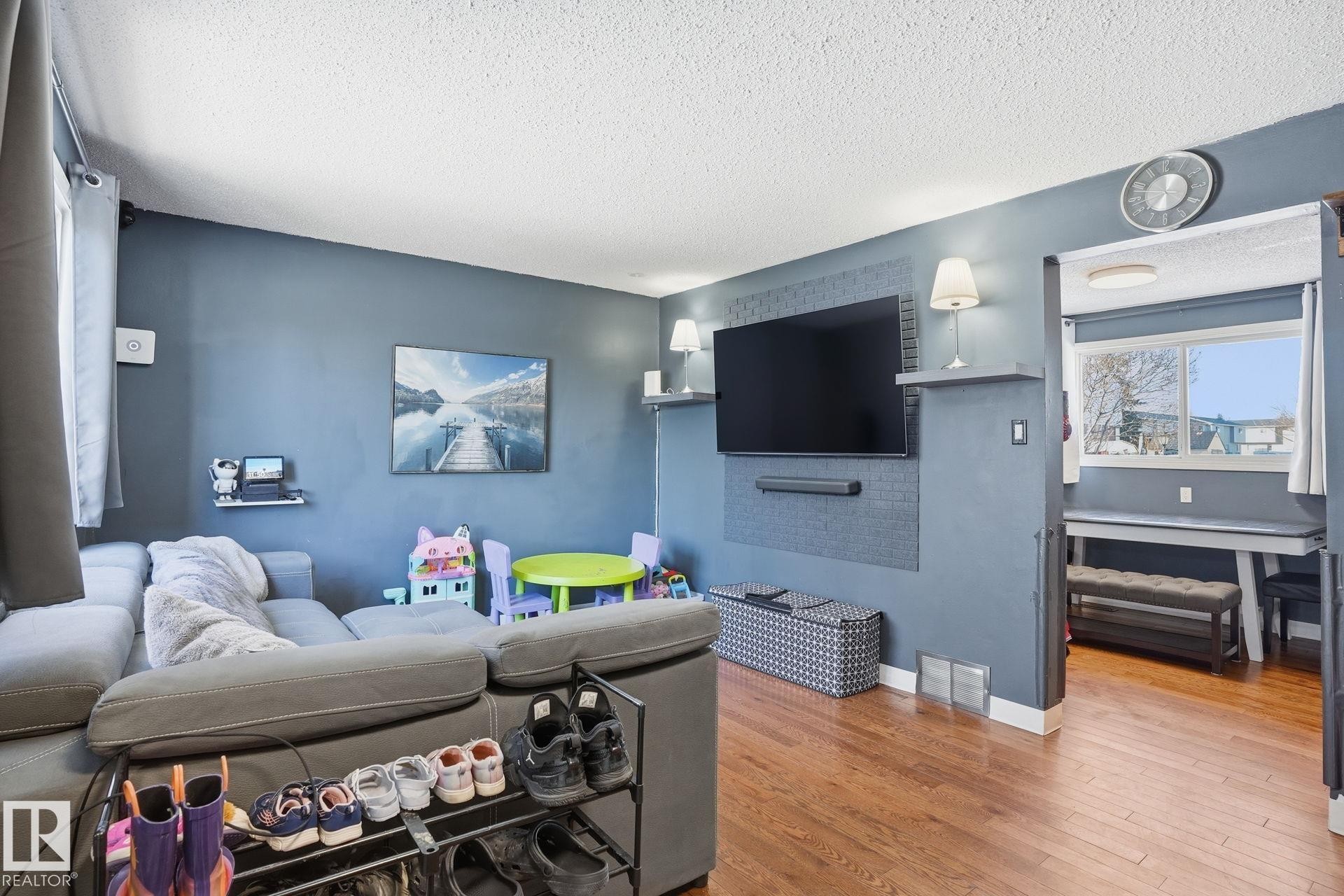 160 Habitat Crescent, Edmonton, AB - Indoor
