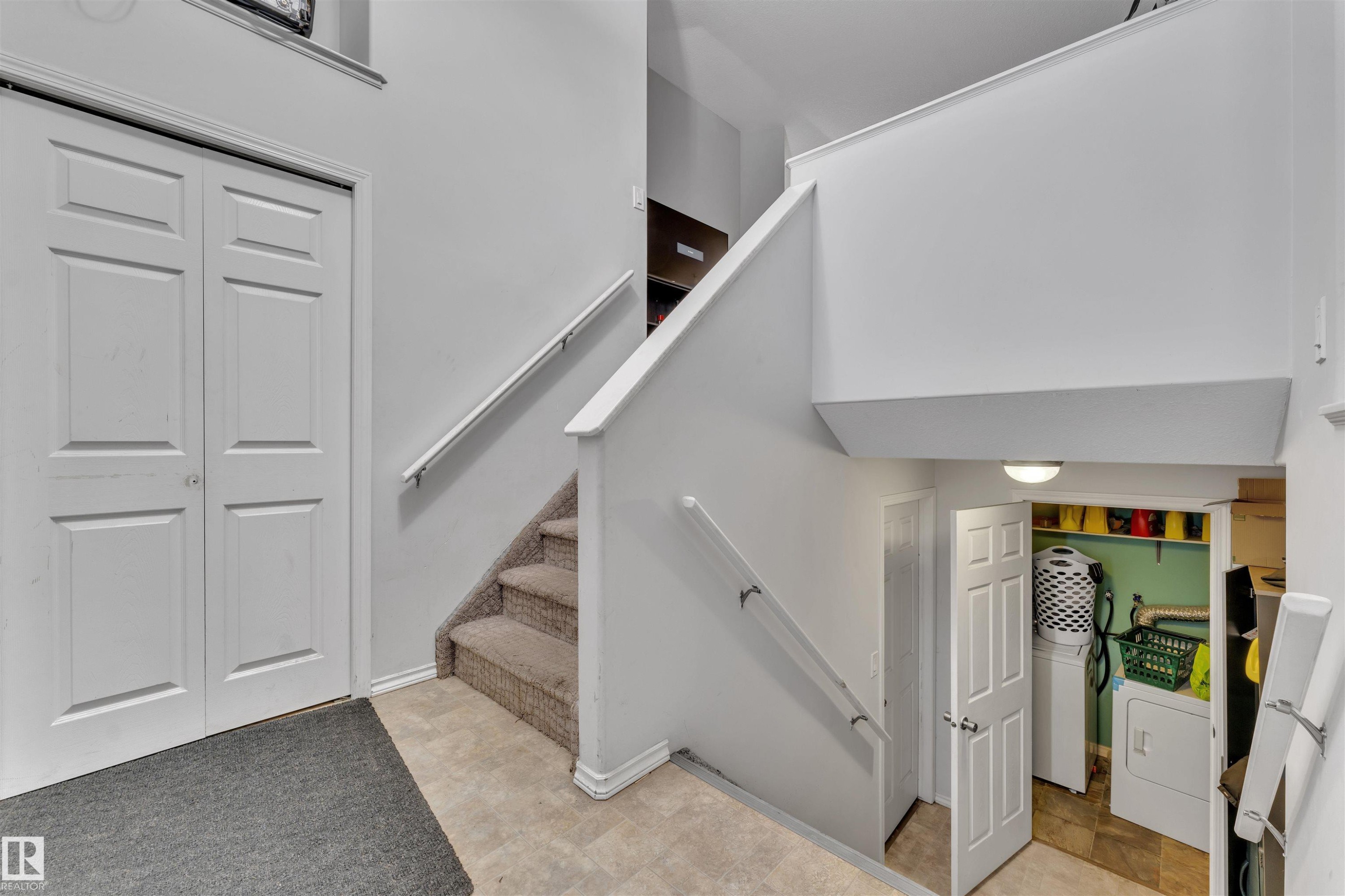 3307 24 Av, Edmonton, AB - Indoor Photo Showing Other Room