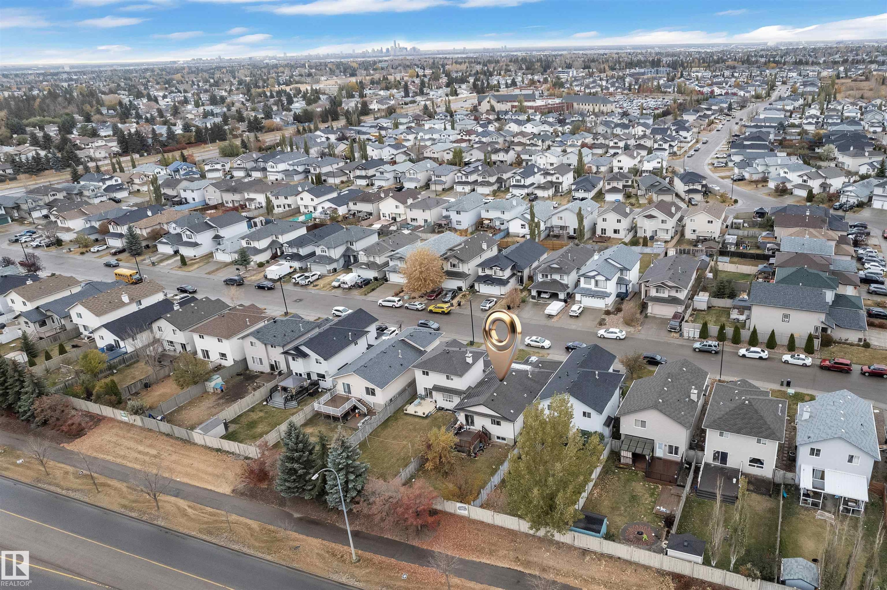 3307 24 Av, Edmonton, AB - Outdoor With View