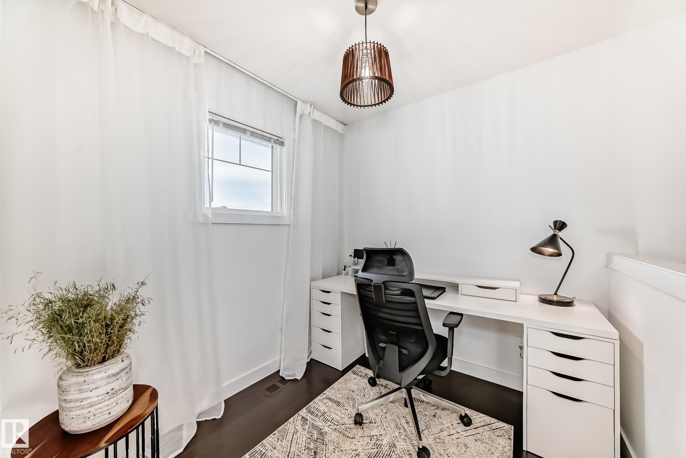 7797 Getty Wynd, Edmonton, AB - Indoor Photo Showing Office