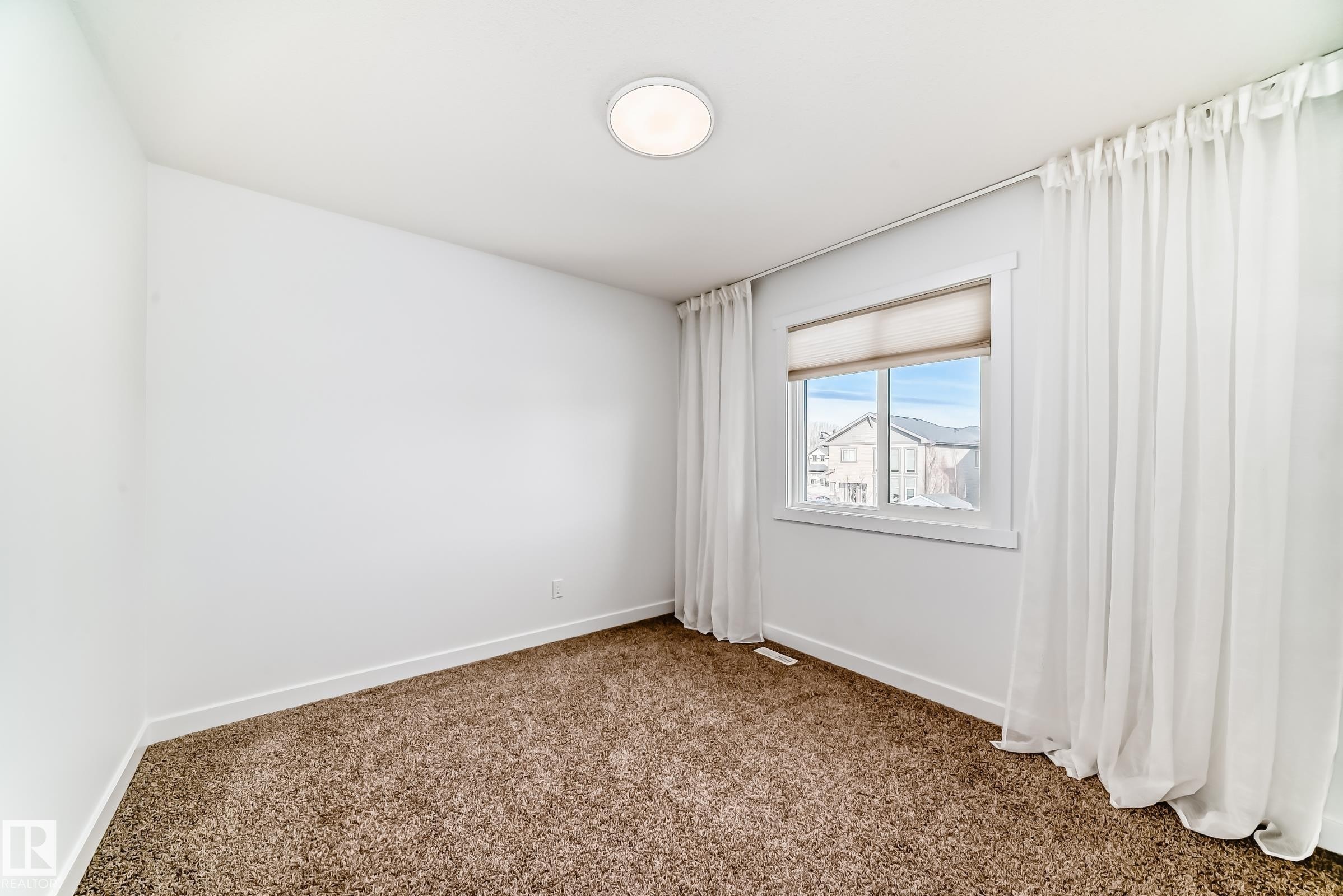 7797 Getty Wynd, Edmonton, AB - Indoor Photo Showing Other Room