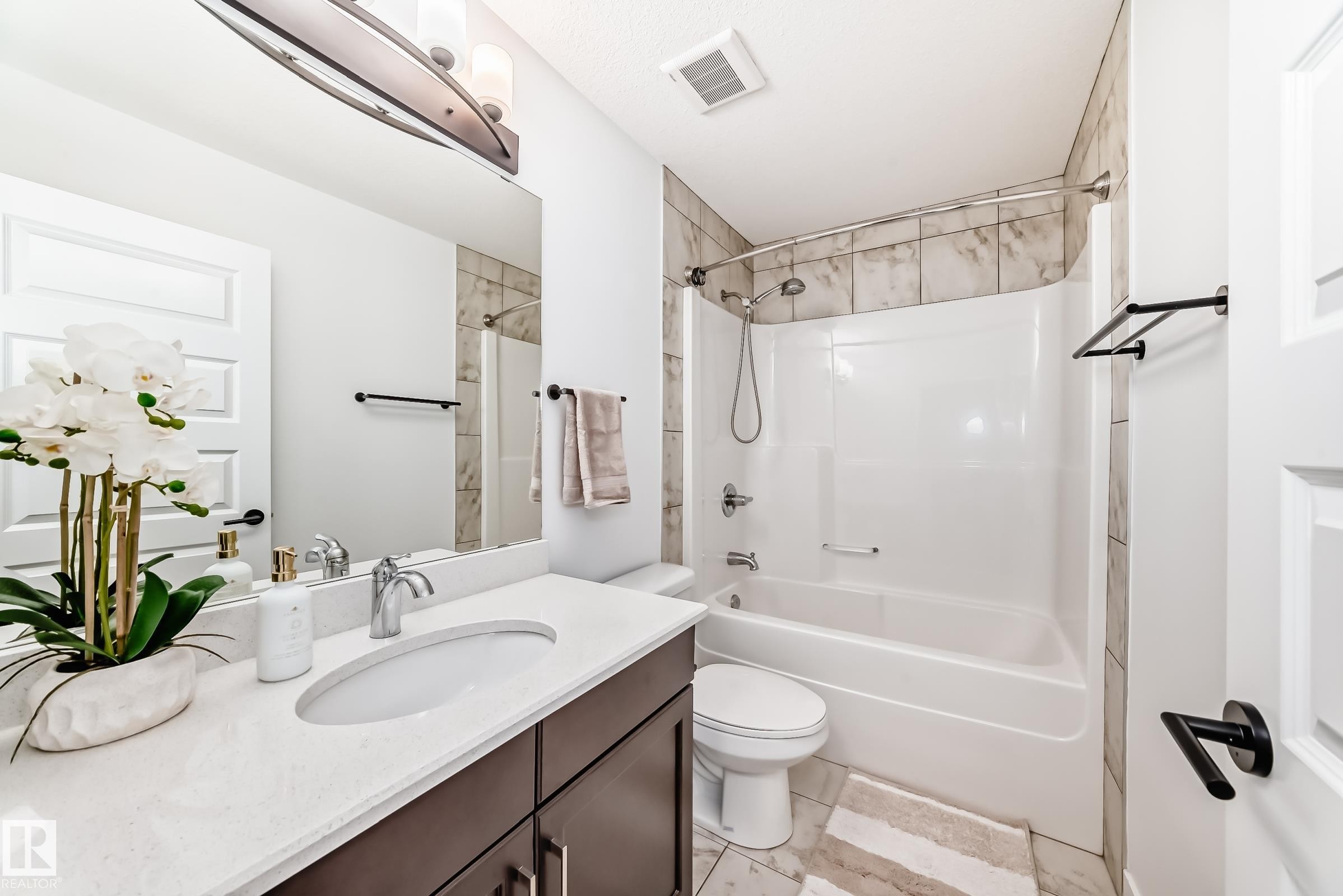 7797 Getty Wynd, Edmonton, AB - Indoor Photo Showing Bathroom