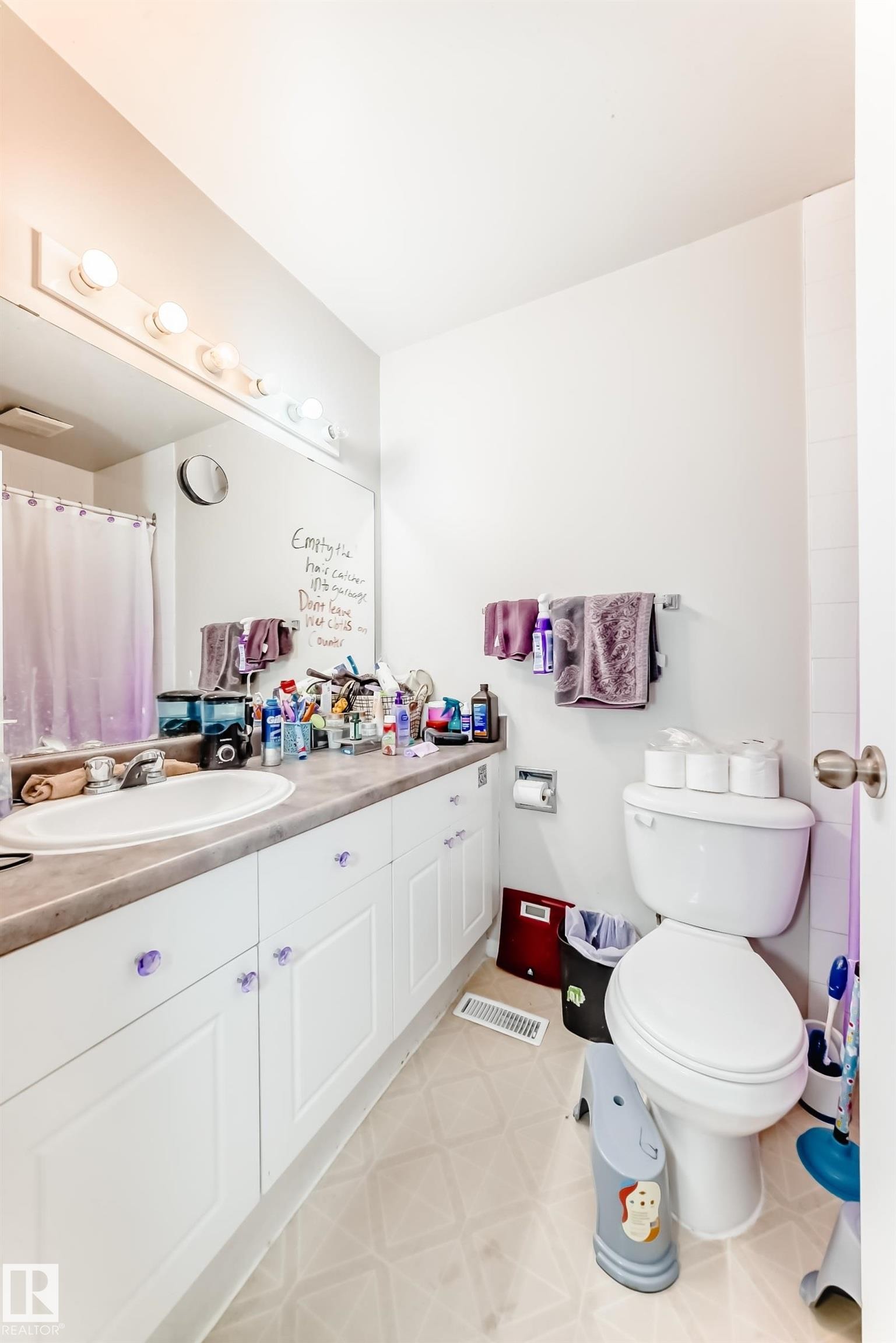 208 11421 34 Street, Edmonton, AB - Indoor Photo Showing Bathroom