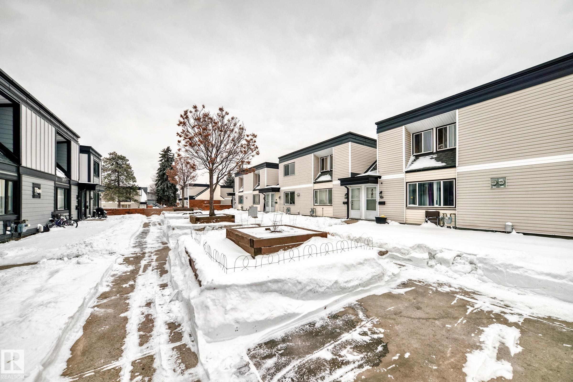 208 11421 34 Street, Edmonton, AB - Outdoor