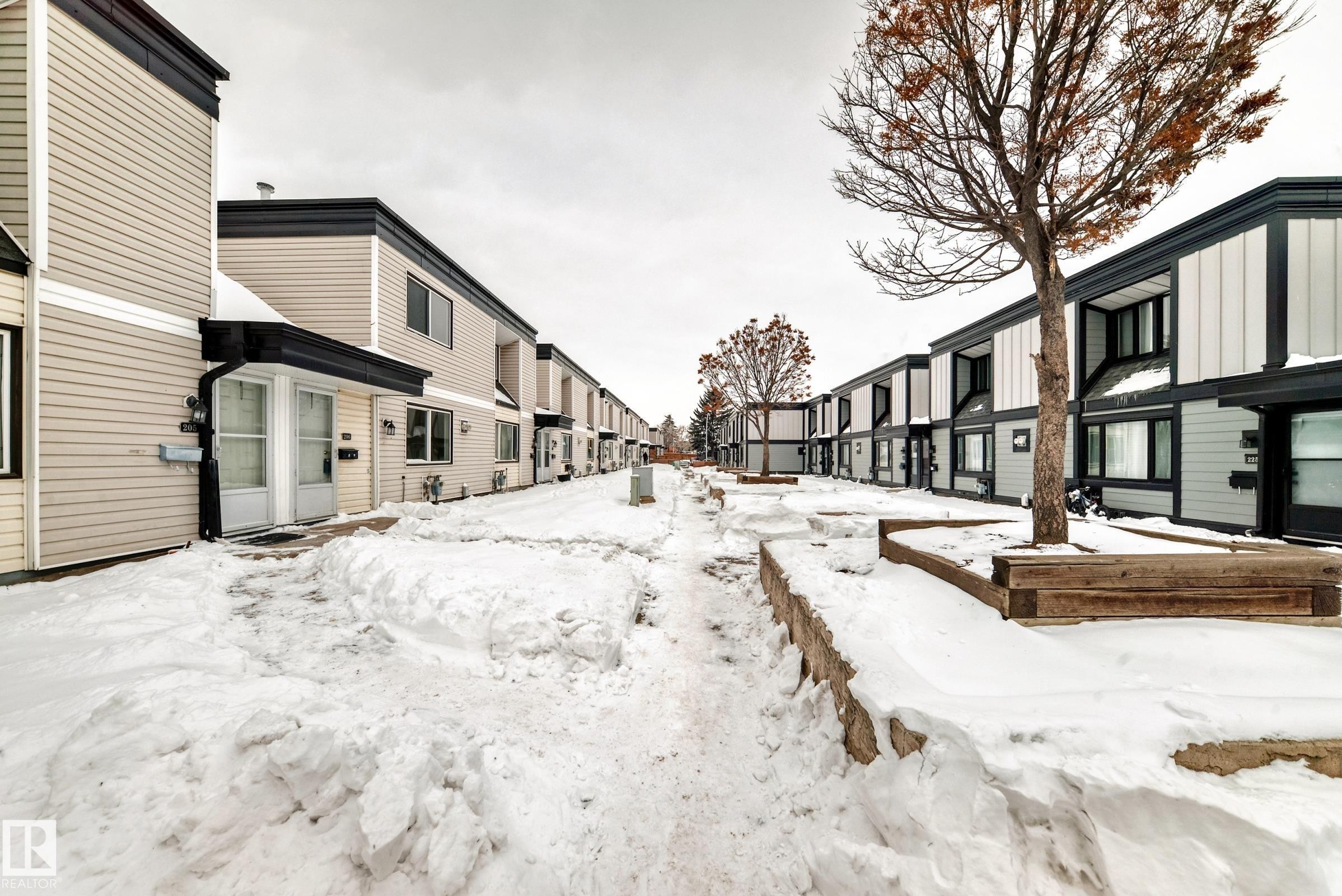 208 11421 34 Street, Edmonton, AB - Outdoor