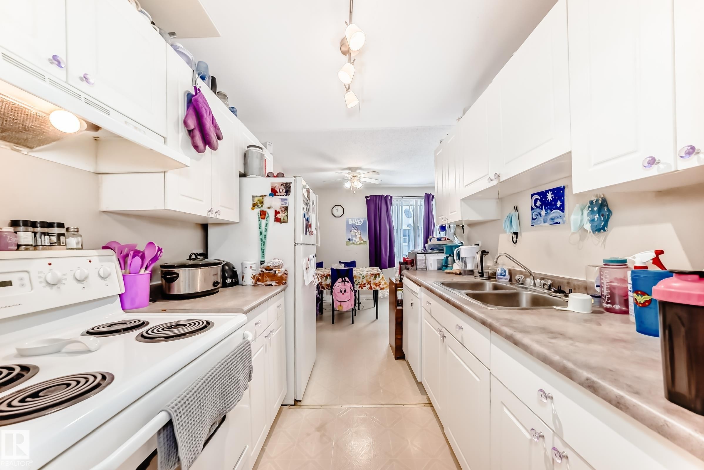 208 11421 34 Street, Edmonton, AB - Indoor Photo Showing Kitchen With Double Sink