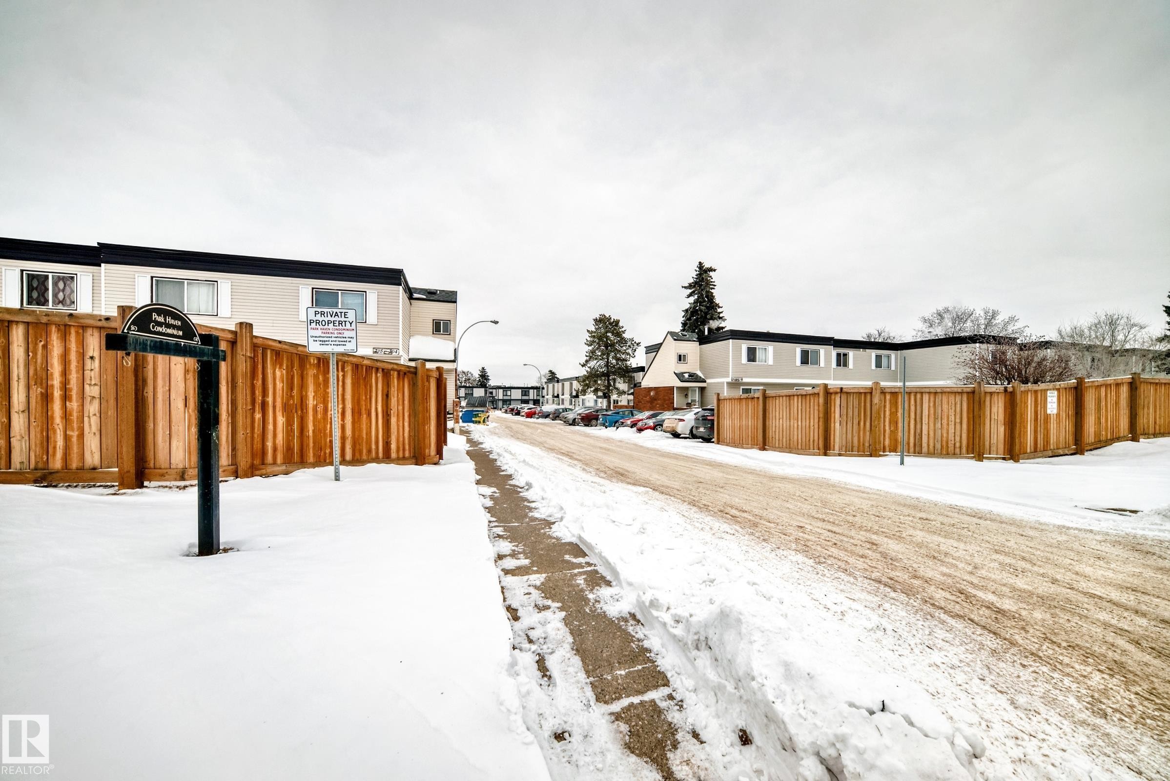 208 11421 34 Street, Edmonton, AB - Outdoor