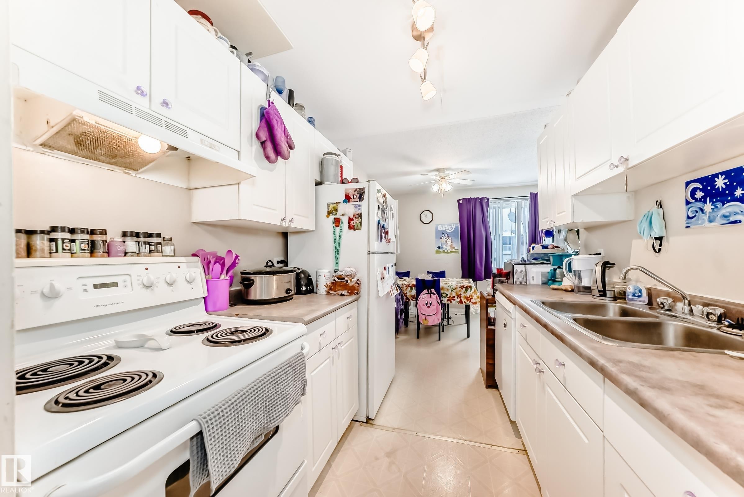 208 11421 34 Street, Edmonton, AB - Indoor Photo Showing Kitchen With Double Sink