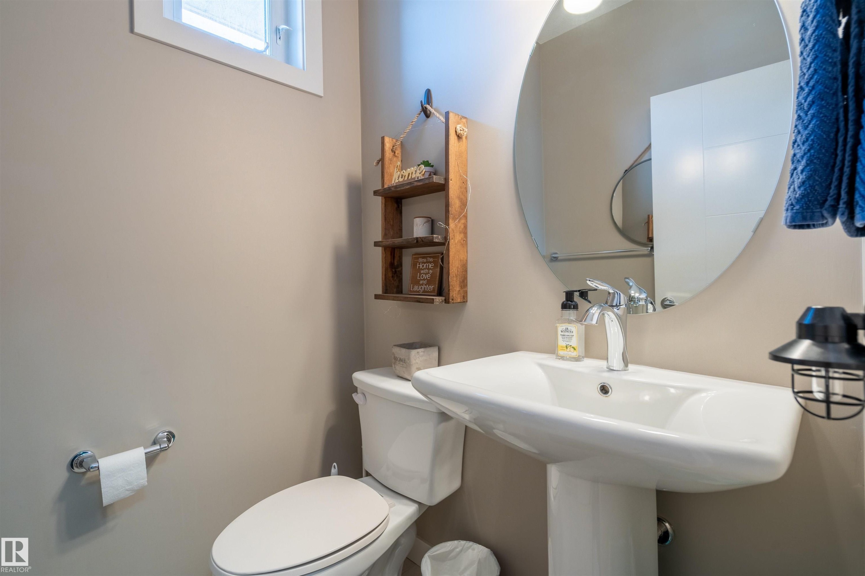 2 1480 Watt Drive, Edmonton, AB - Indoor Photo Showing Bedroom