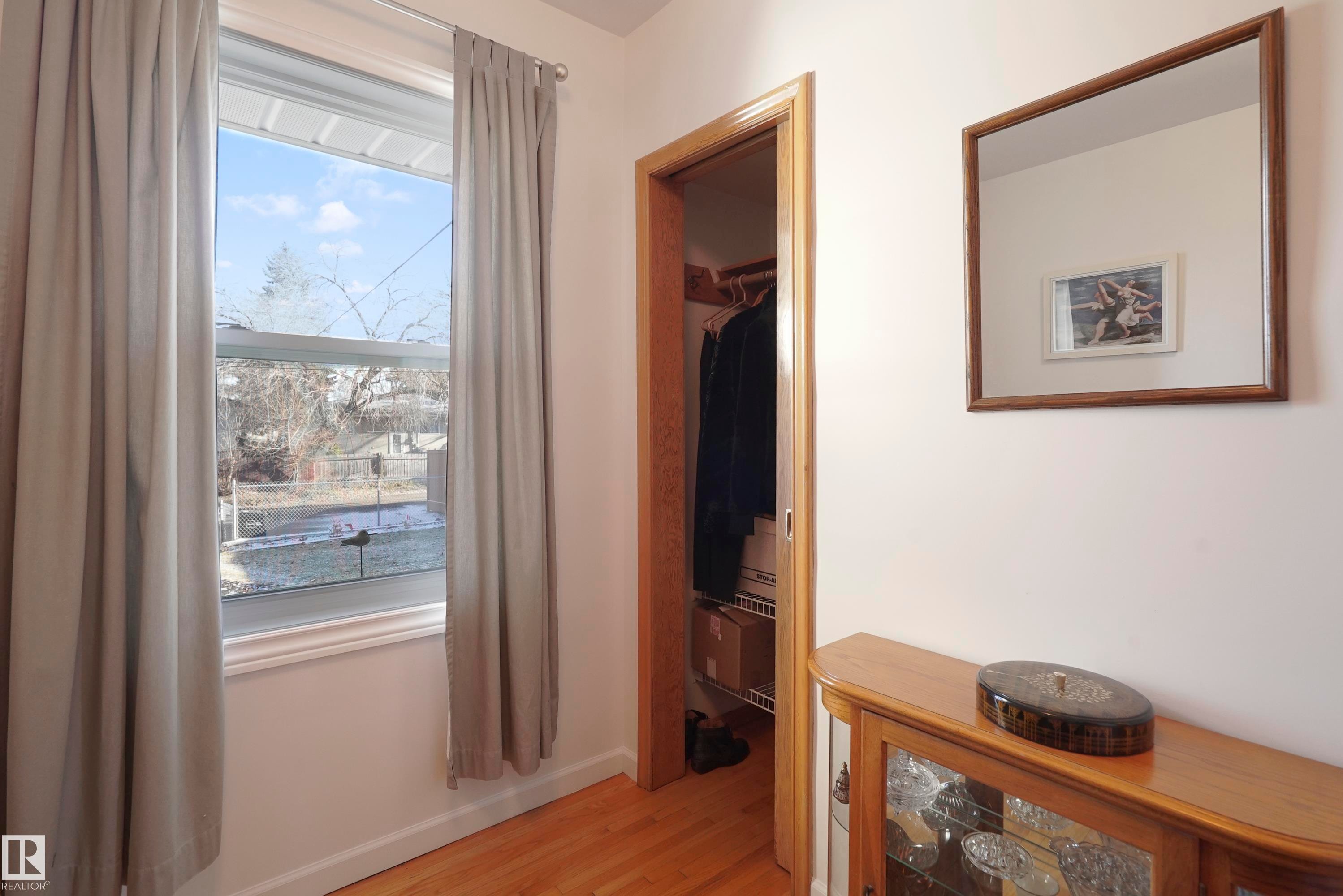 9723 75A Street, Edmonton, AB - Indoor Photo Showing Other Room