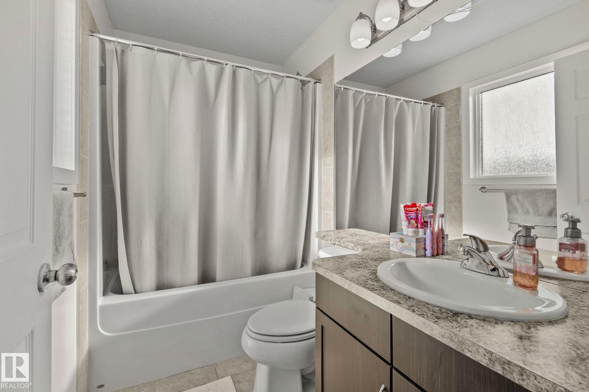 439 Reed Crescent, Leduc, AB - Indoor Photo Showing Bathroom
