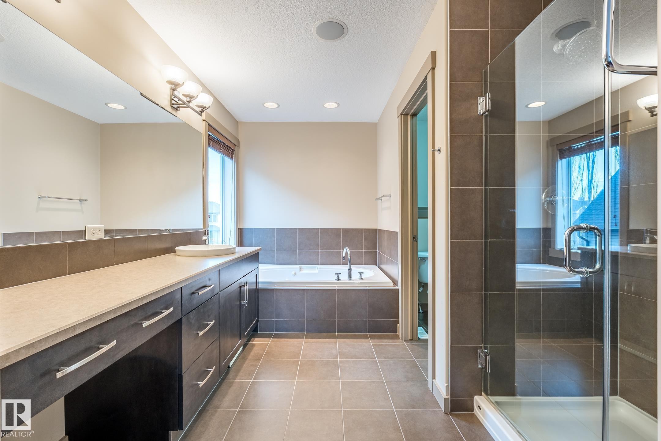 1503 Malone Close, Edmonton, AB - Indoor Photo Showing Bathroom