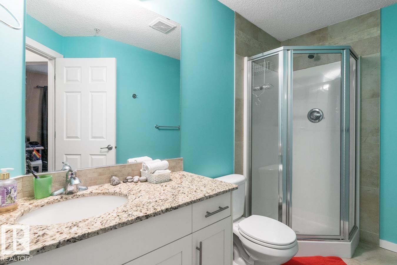 202 10524 77 Avenue, Edmonton, AB - Indoor Photo Showing Bathroom