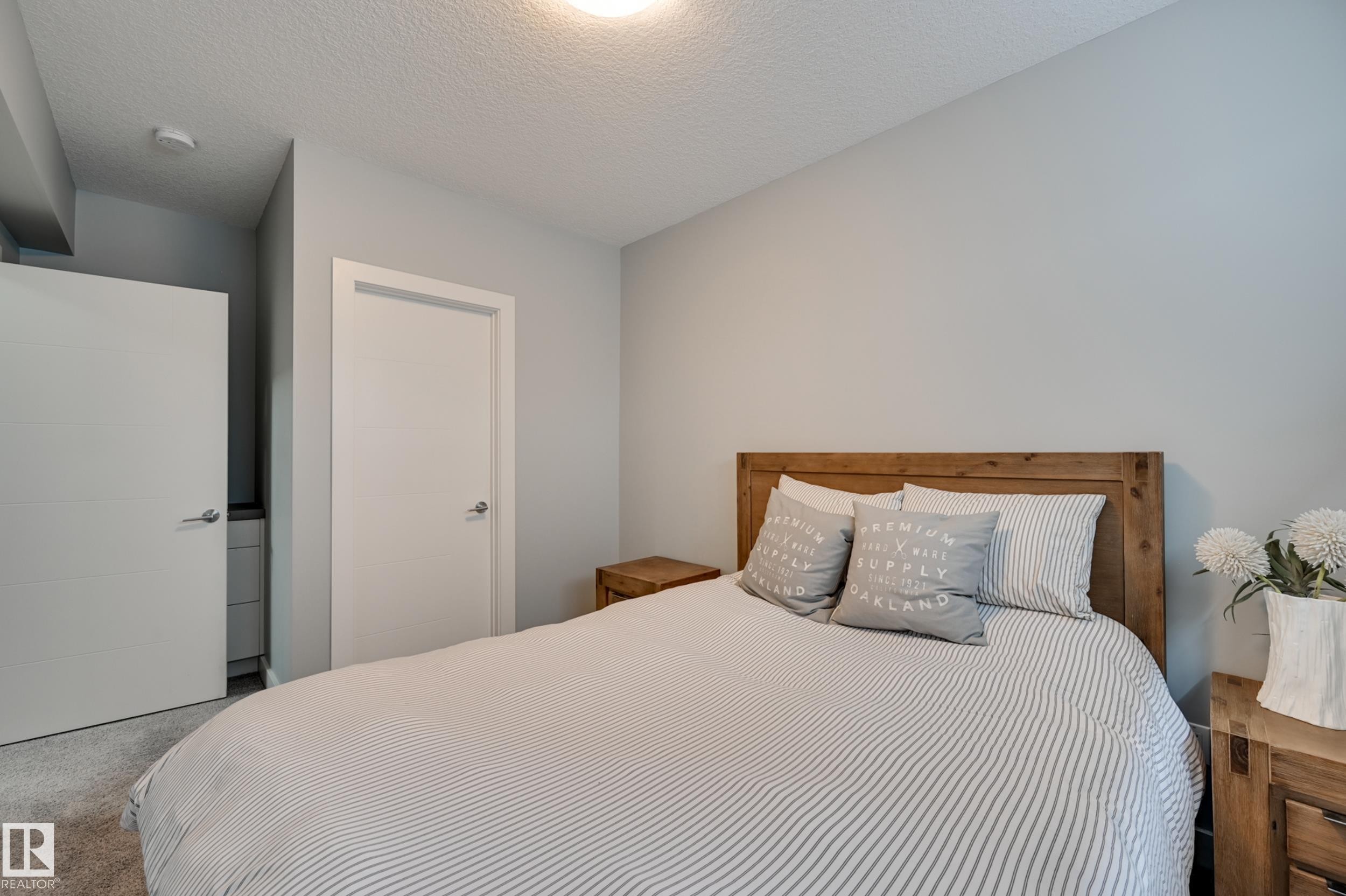 1311 Hainstock Way, Edmonton, AB - Indoor Photo Showing Bedroom