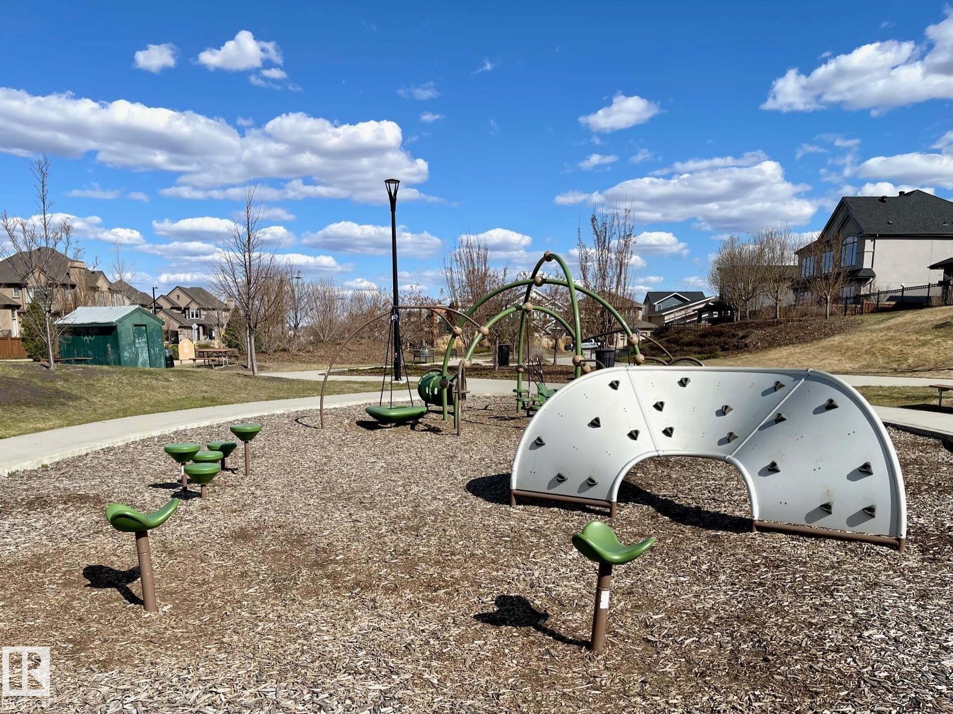 1311 Hainstock Way, Edmonton, AB - Outdoor