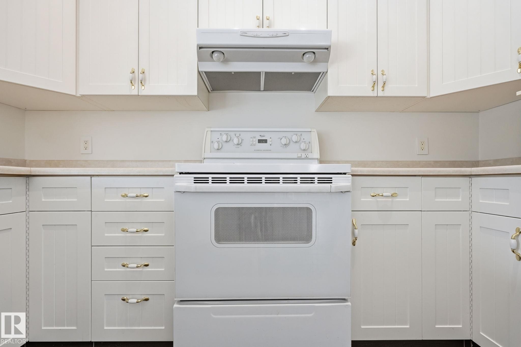 2405 Riverbend Road, Edmonton, AB - Indoor Photo Showing Kitchen