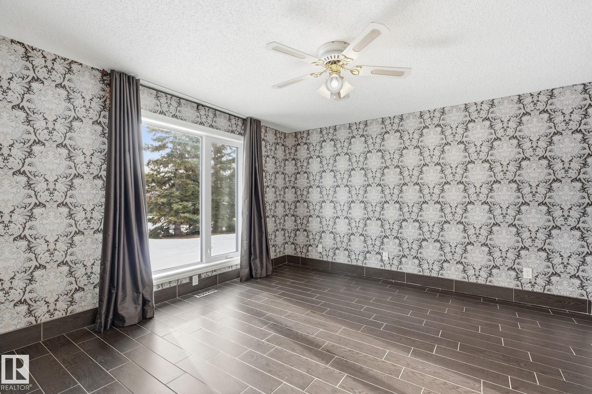 2405 Riverbend Road, Edmonton, AB - Indoor Photo Showing Other Room