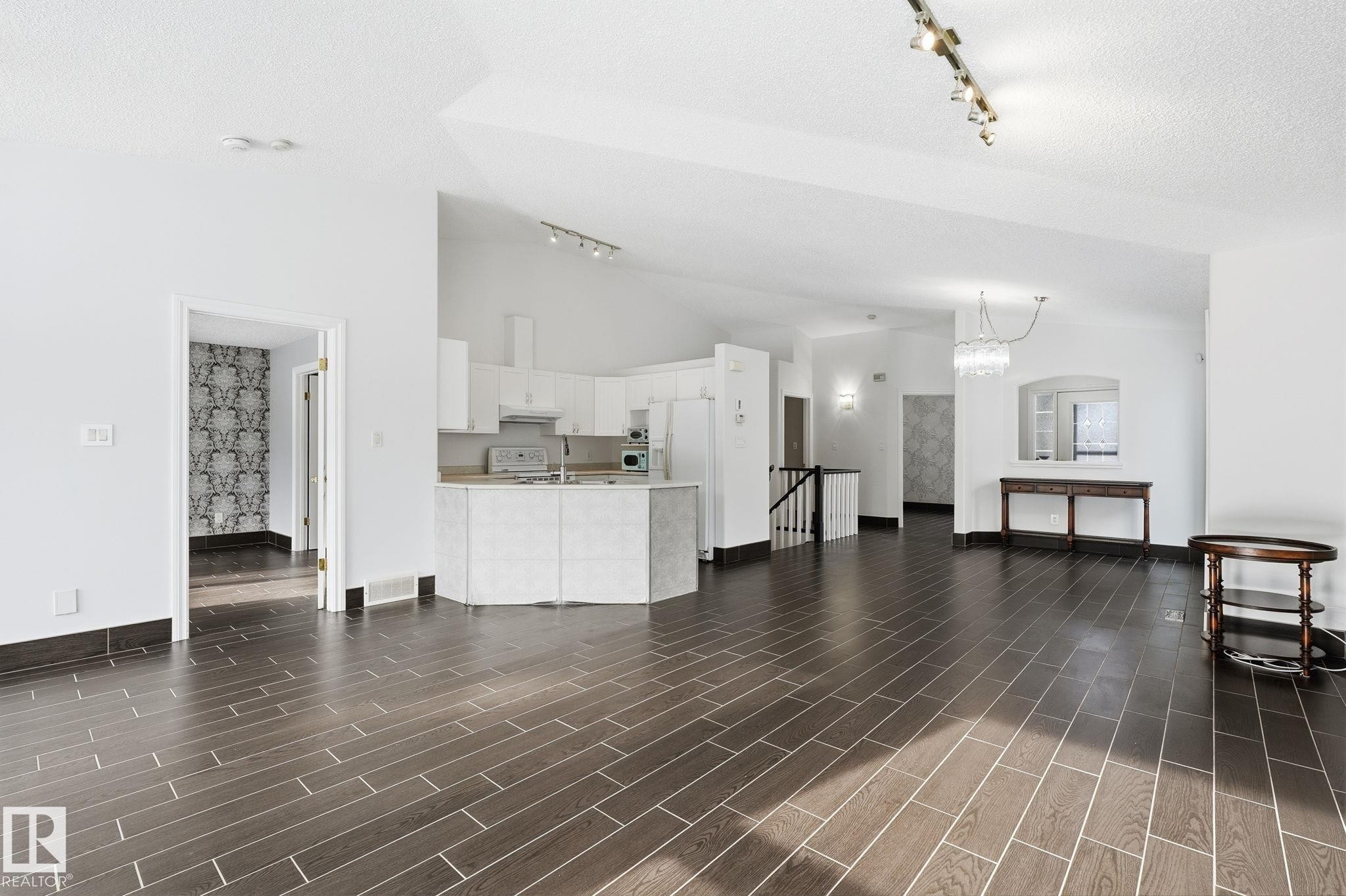 2405 Riverbend Road, Edmonton, AB - Indoor