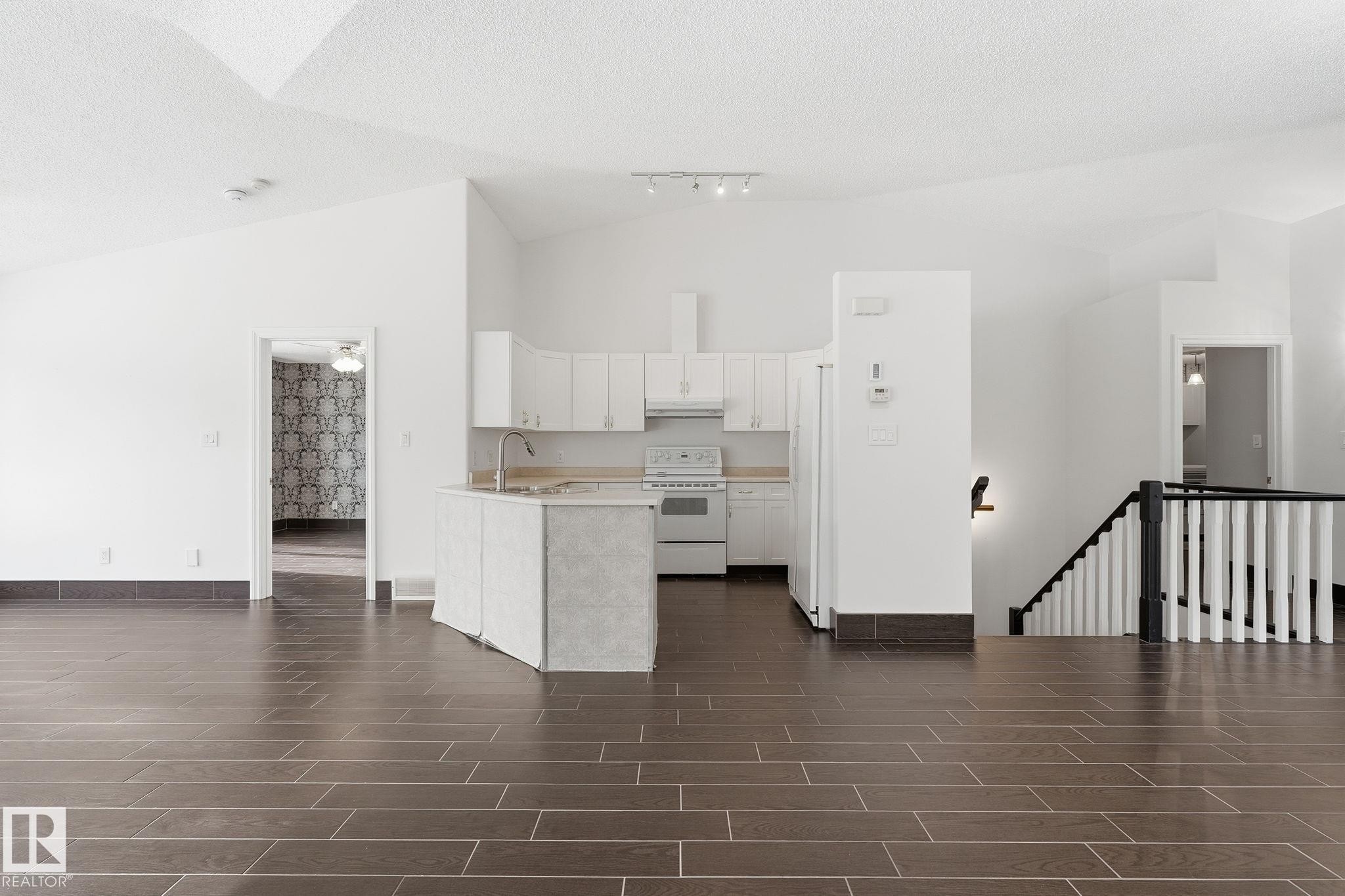 2405 Riverbend Road, Edmonton, AB - Indoor Photo Showing Kitchen
