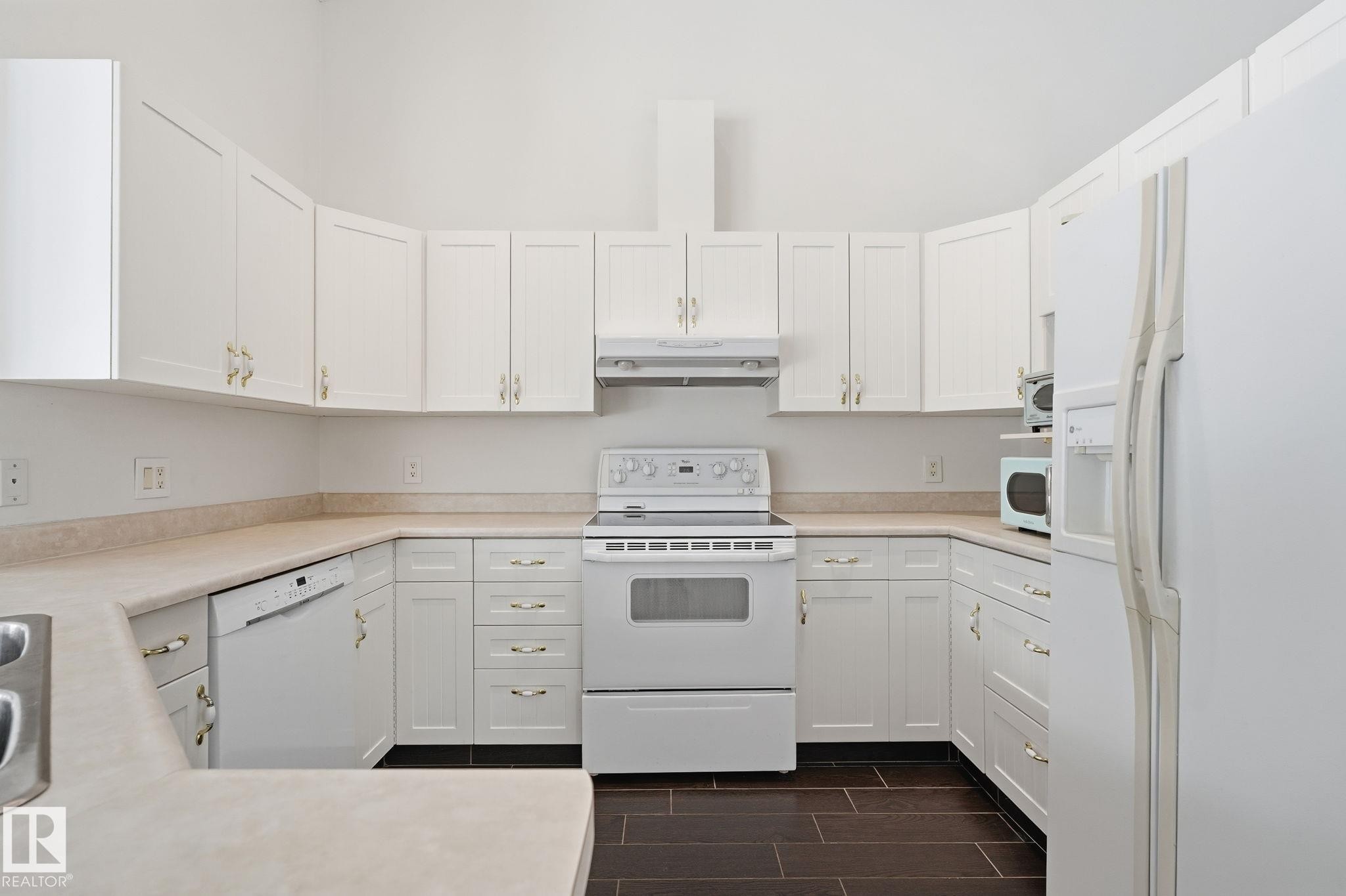 2405 Riverbend Road, Edmonton, AB - Indoor Photo Showing Kitchen