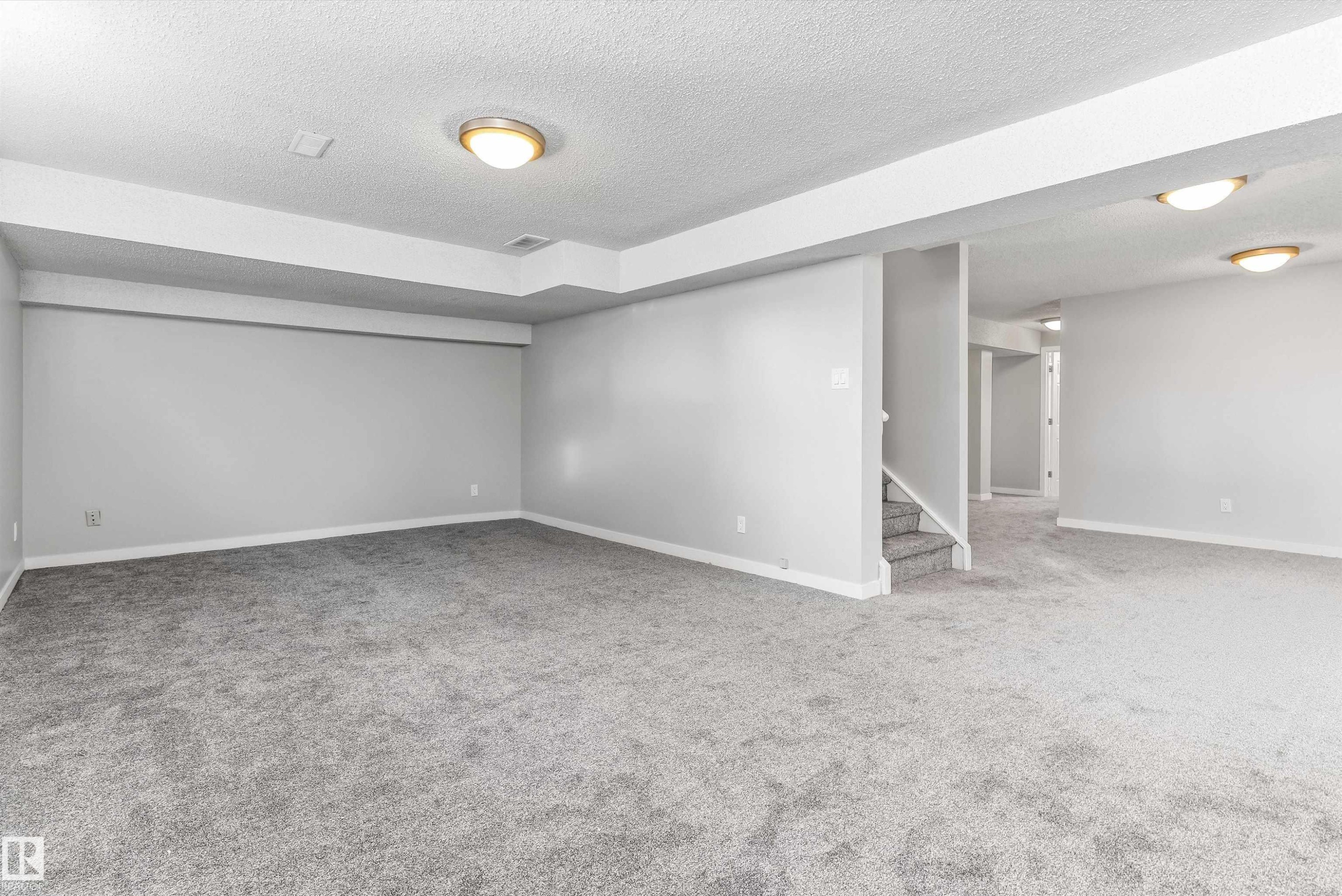 7204 10 Avenue, Edmonton, AB - Indoor