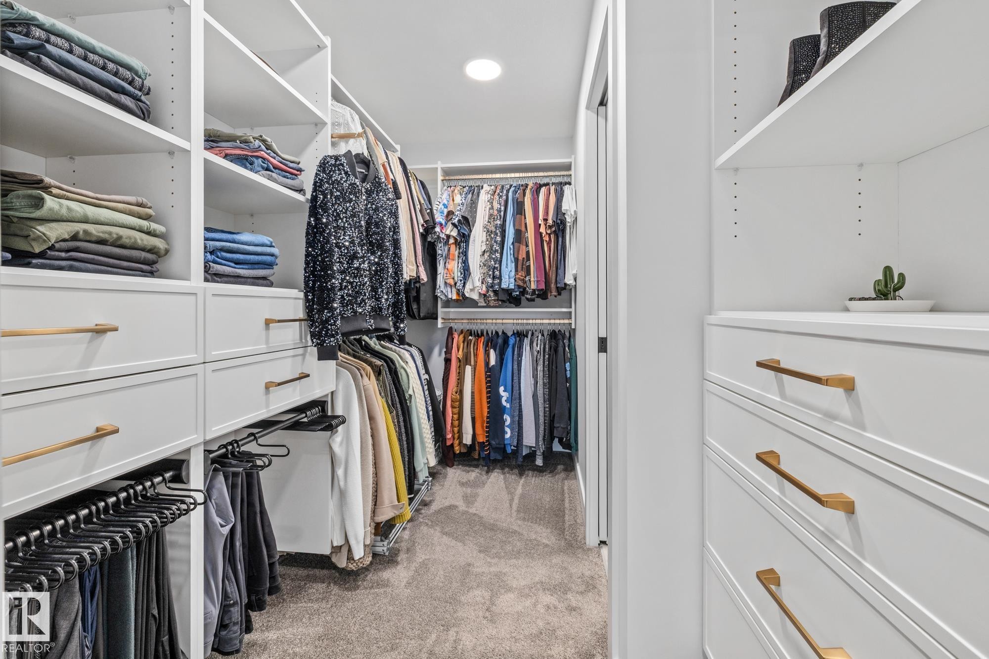 664 Astoria Way, Devon, AB - Indoor With Storage