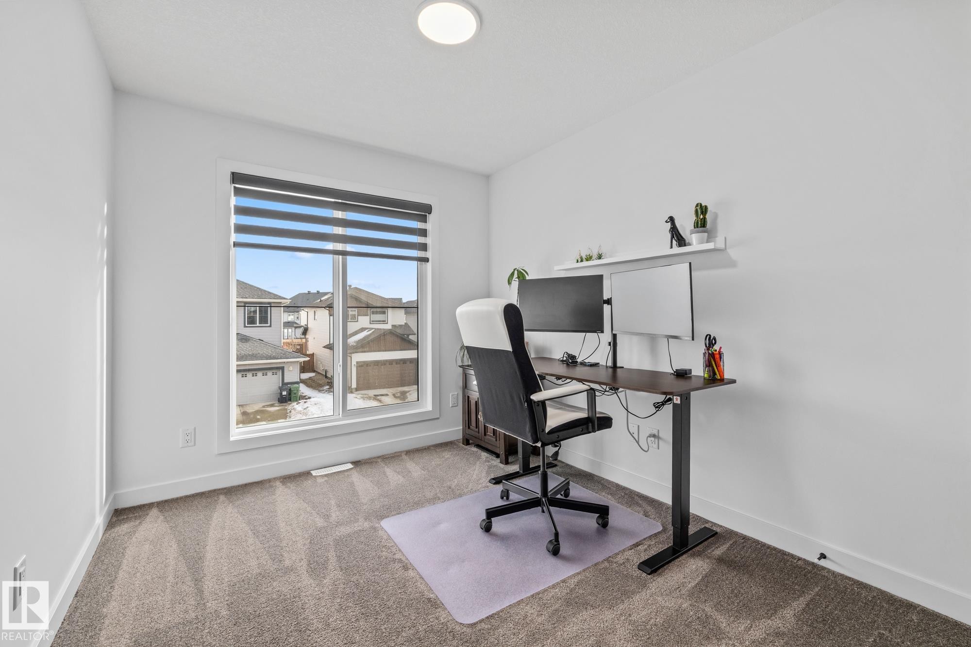 664 Astoria Way, Devon, AB - Indoor Photo Showing Office