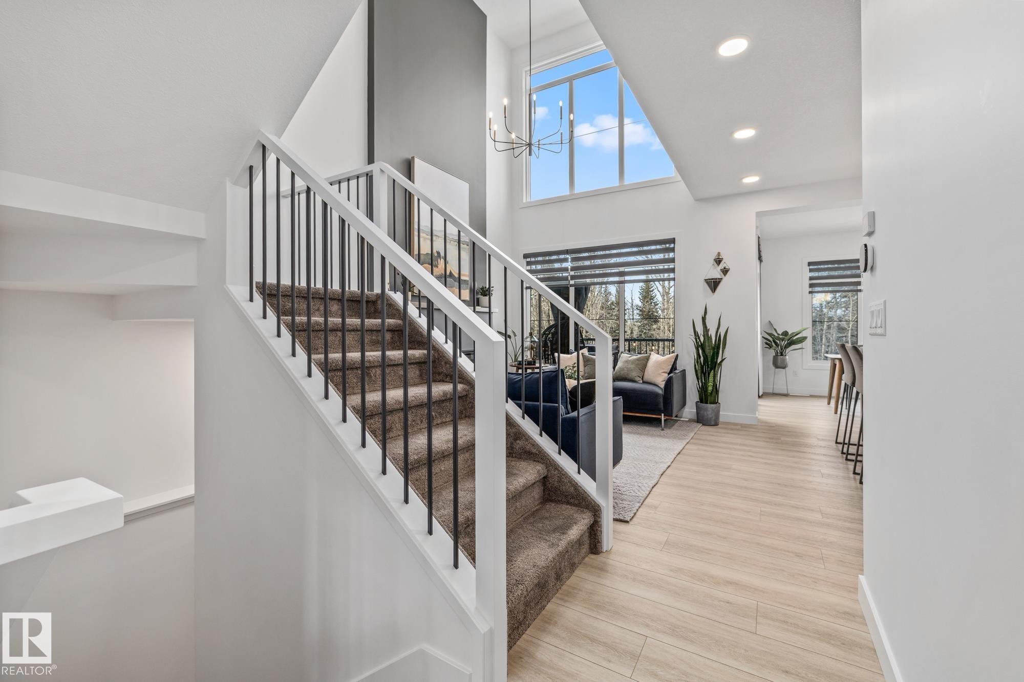 664 Astoria Way, Devon, AB - Indoor Photo Showing Other Room