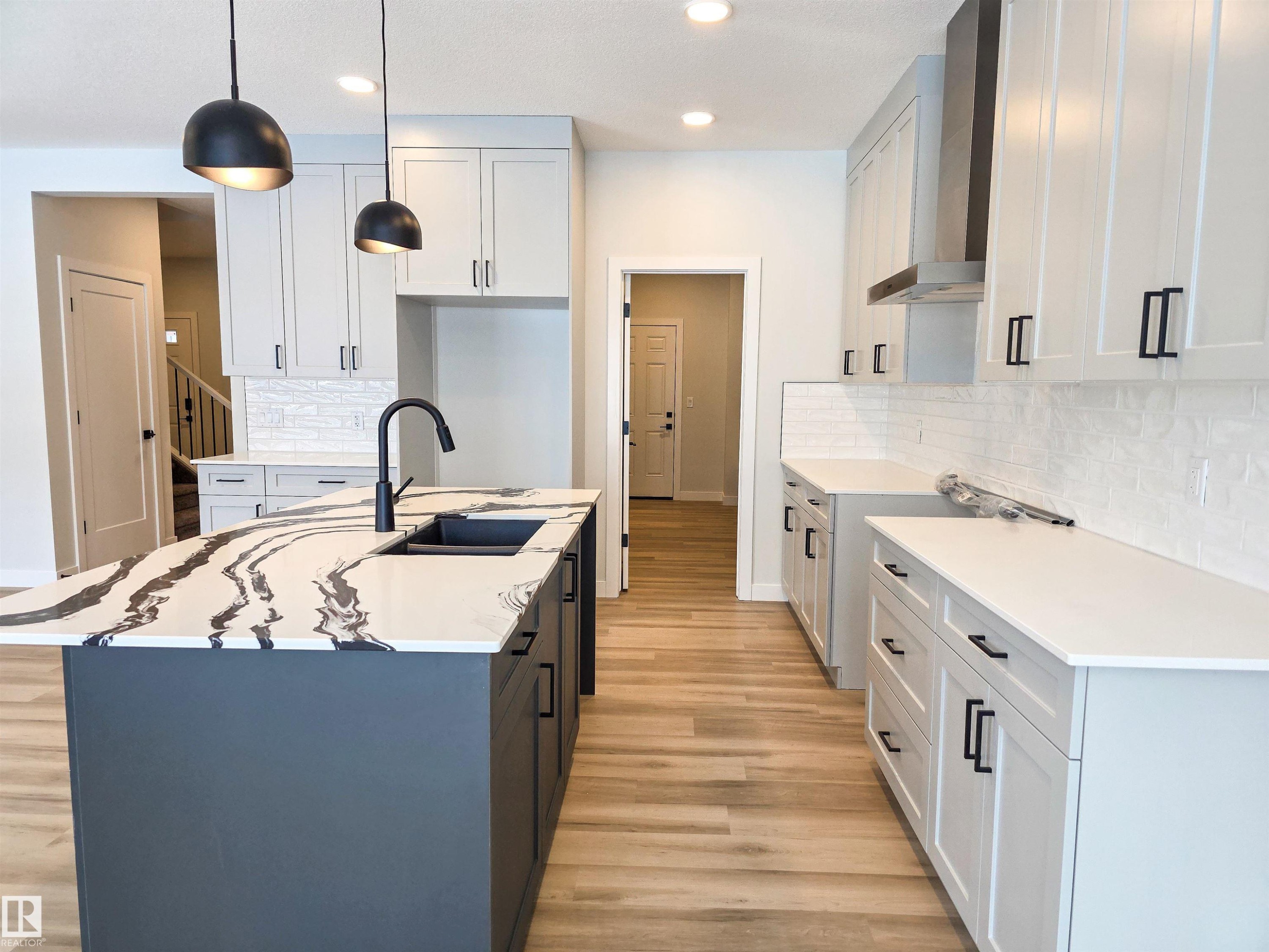 219 Ravine Drive, Devon, AB - Indoor Photo Showing Kitchen With Double Sink With Upgraded Kitchen