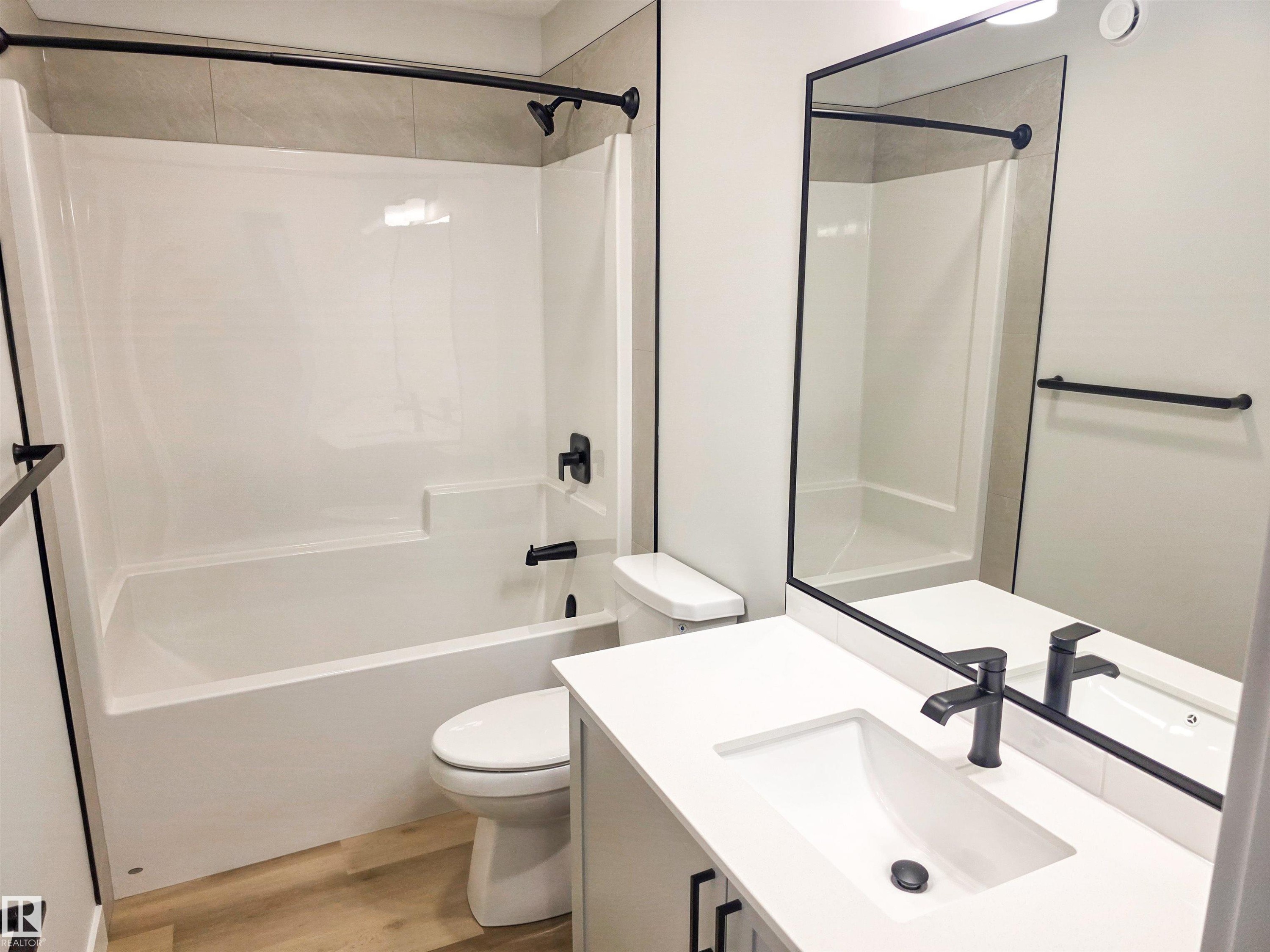 219 Ravine Drive, Devon, AB - Indoor Photo Showing Bathroom