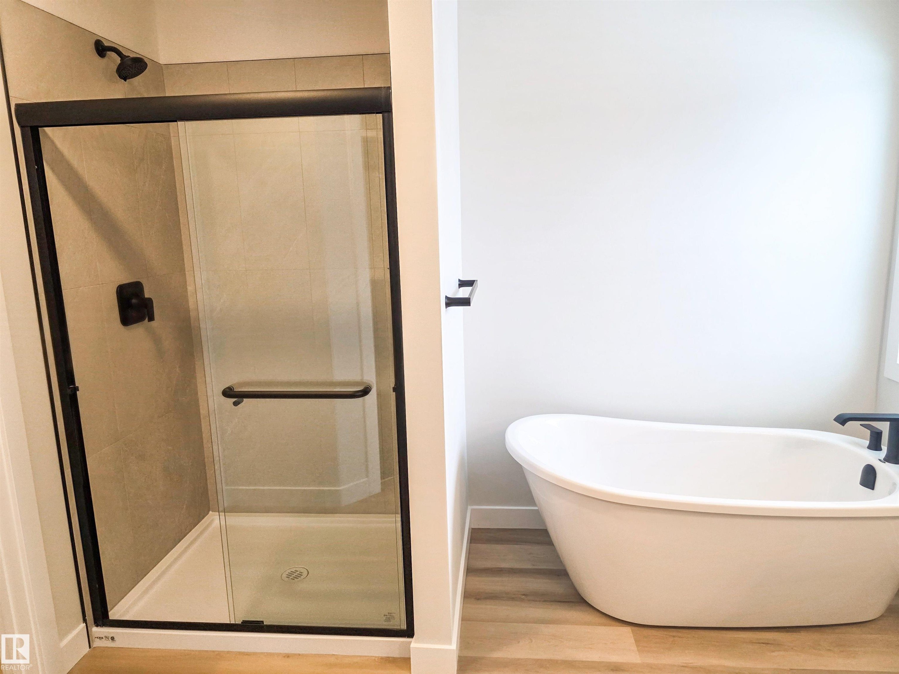 219 Ravine Drive, Devon, AB - Indoor Photo Showing Bathroom