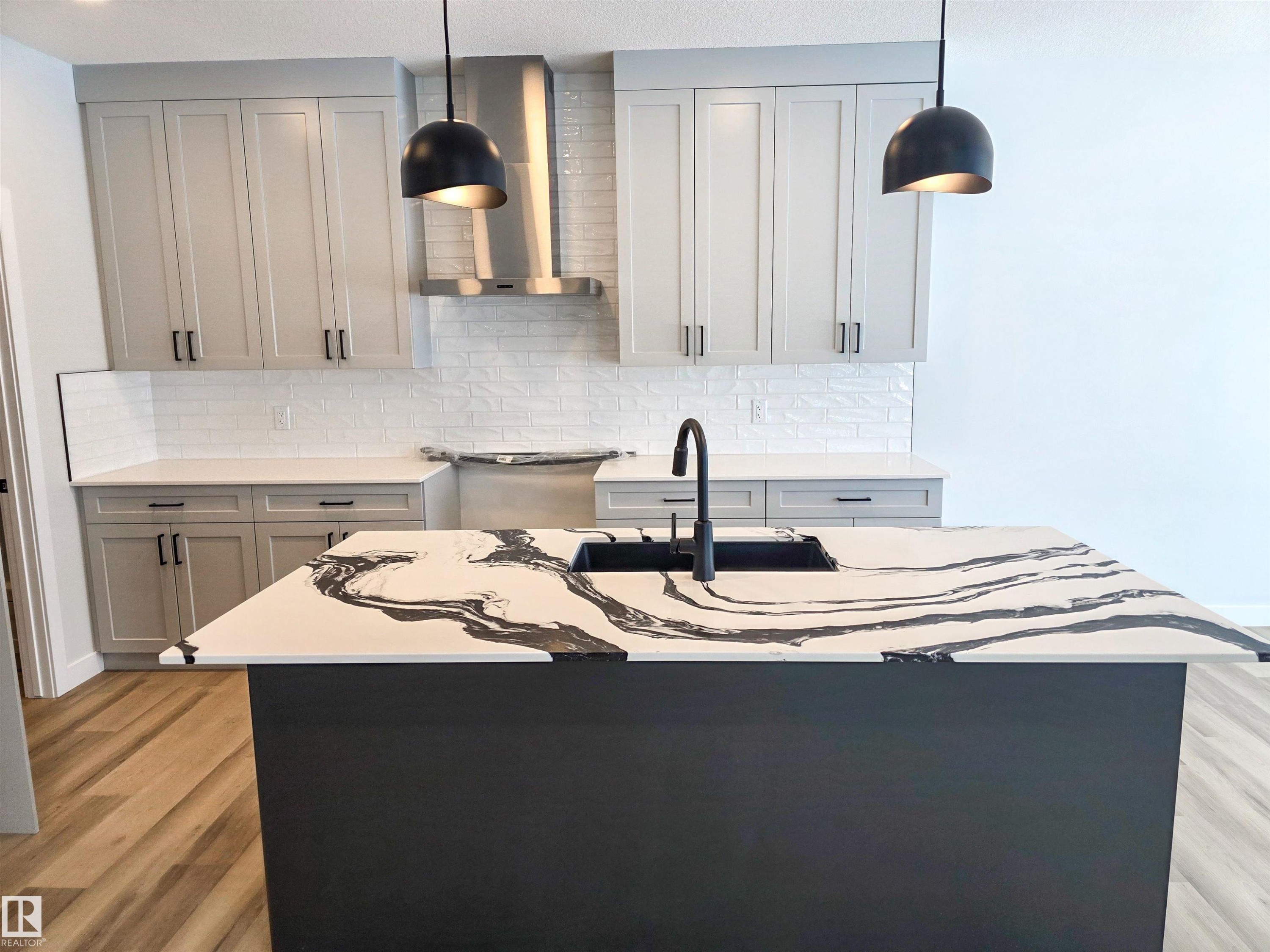 219 Ravine Drive, Devon, AB - Indoor Photo Showing Kitchen