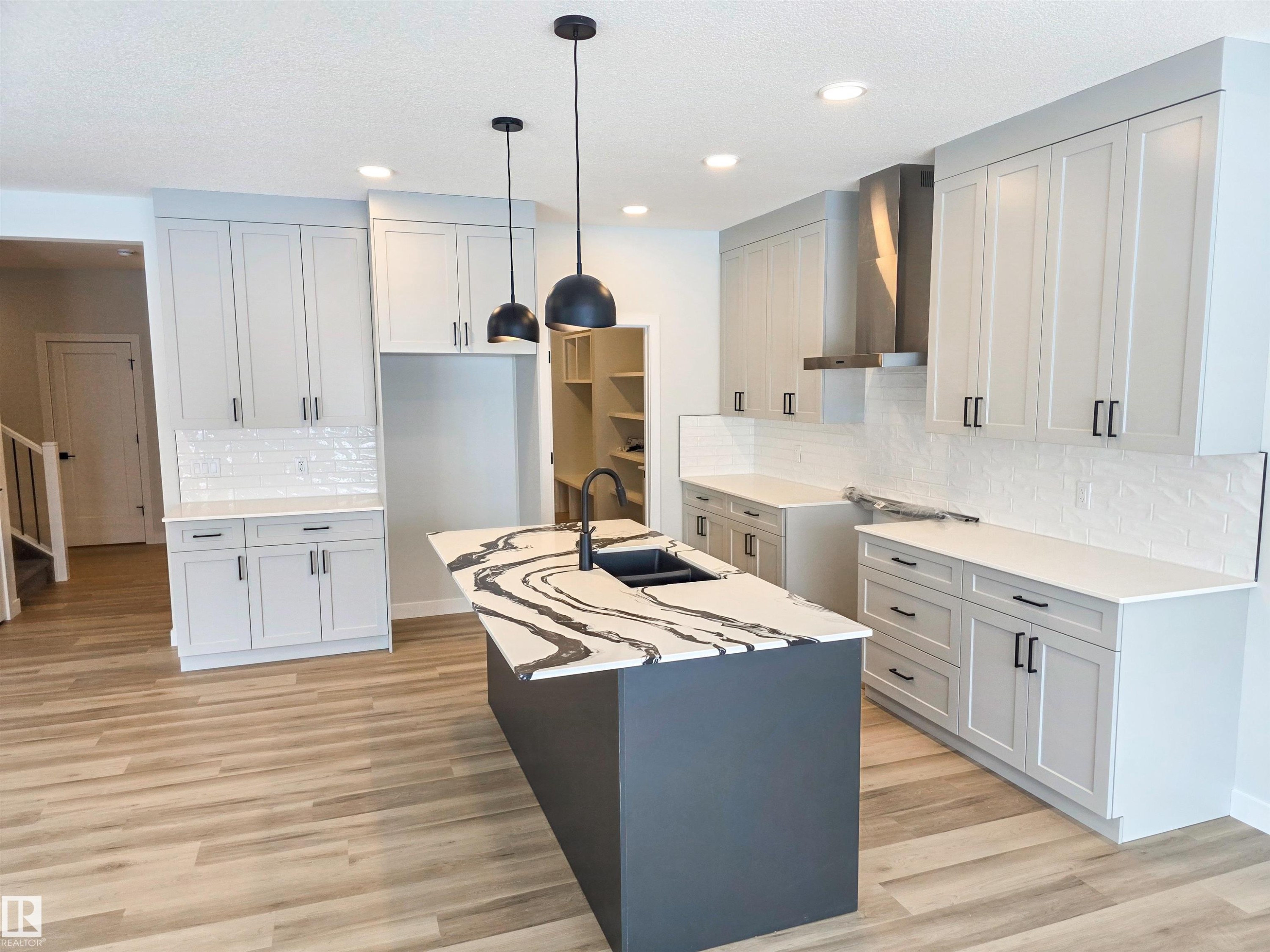 219 Ravine Drive, Devon, AB - Indoor Photo Showing Kitchen With Double Sink With Upgraded Kitchen